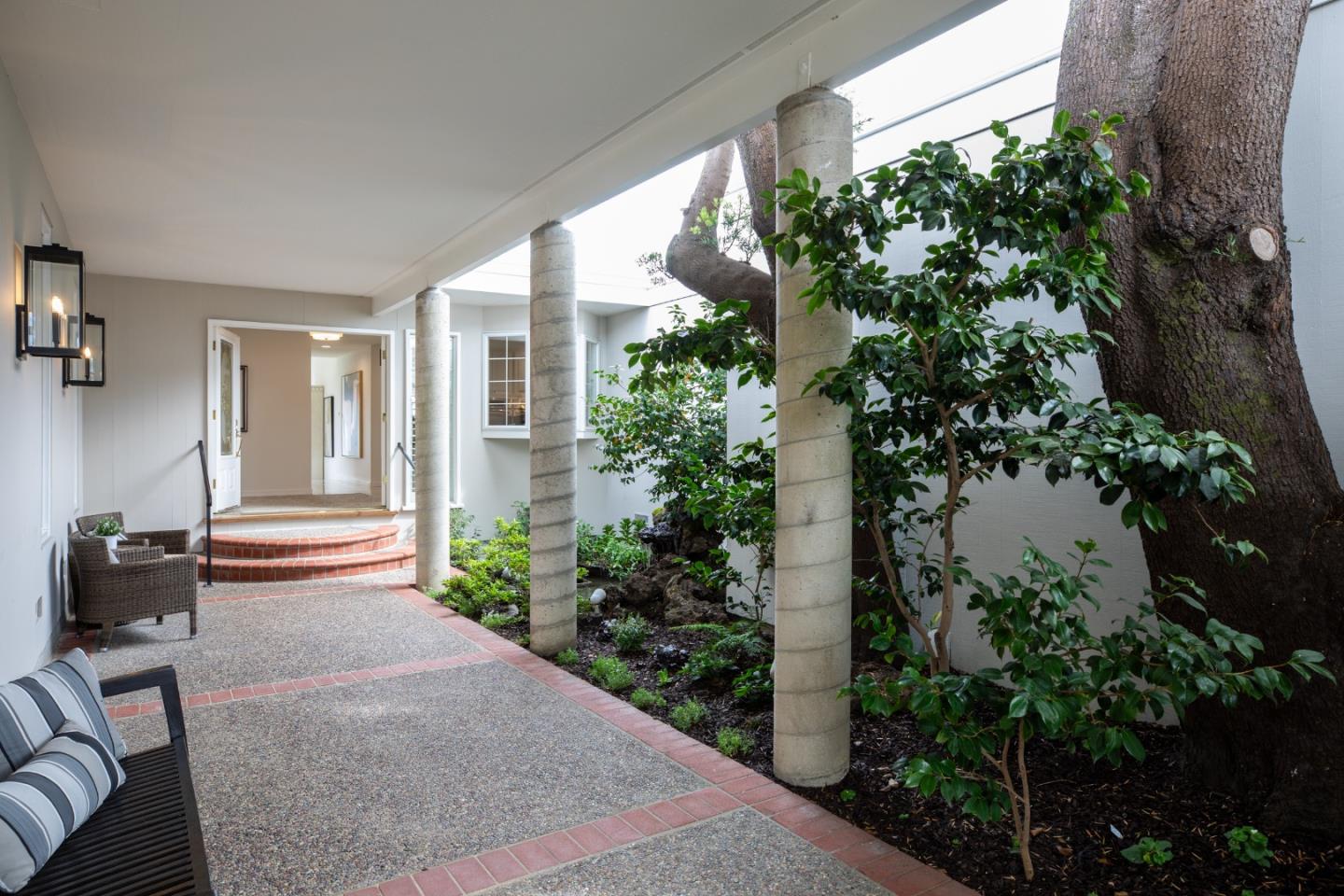 818 Crestview Drive