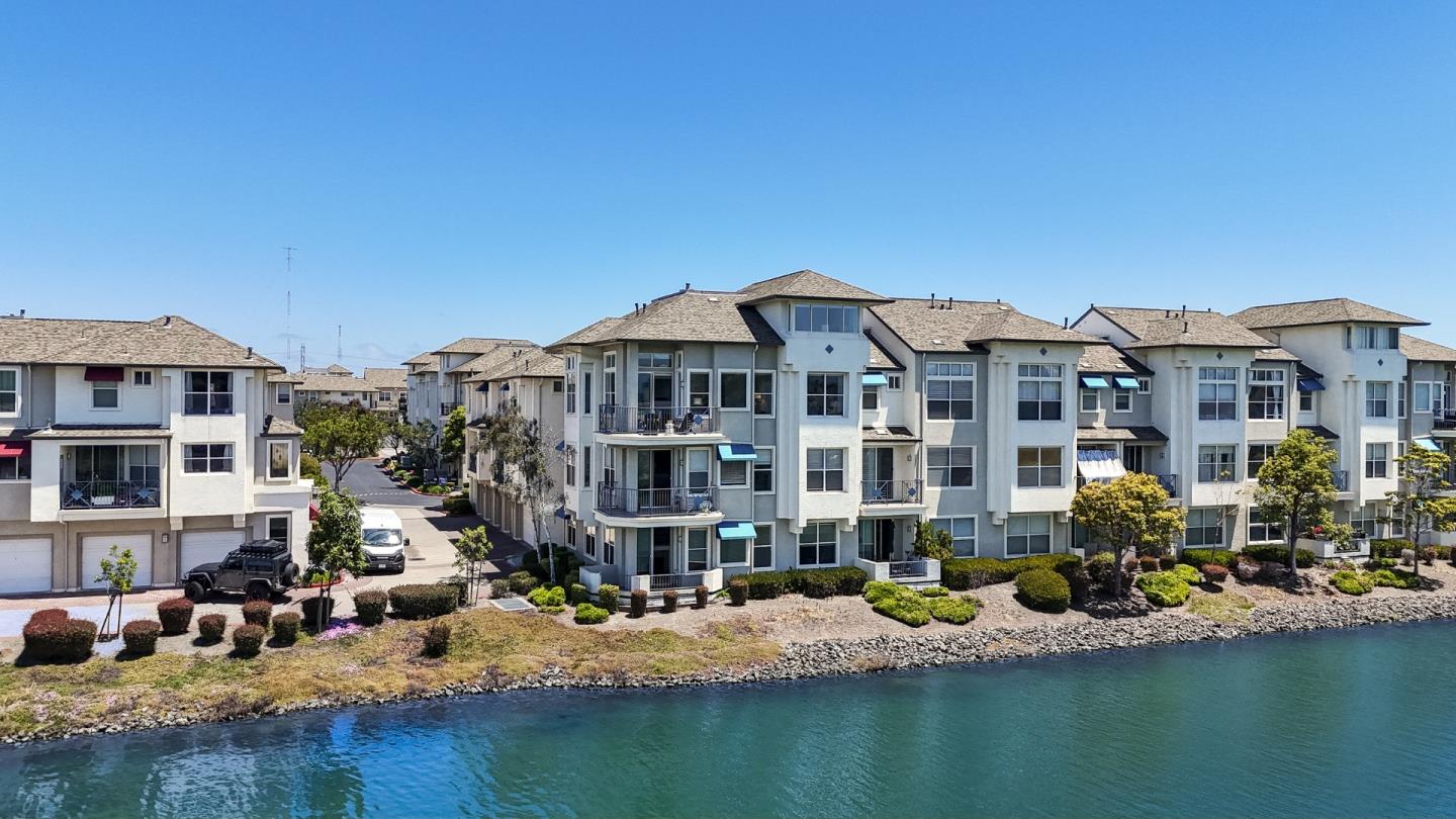 500 Baltic Circle 536