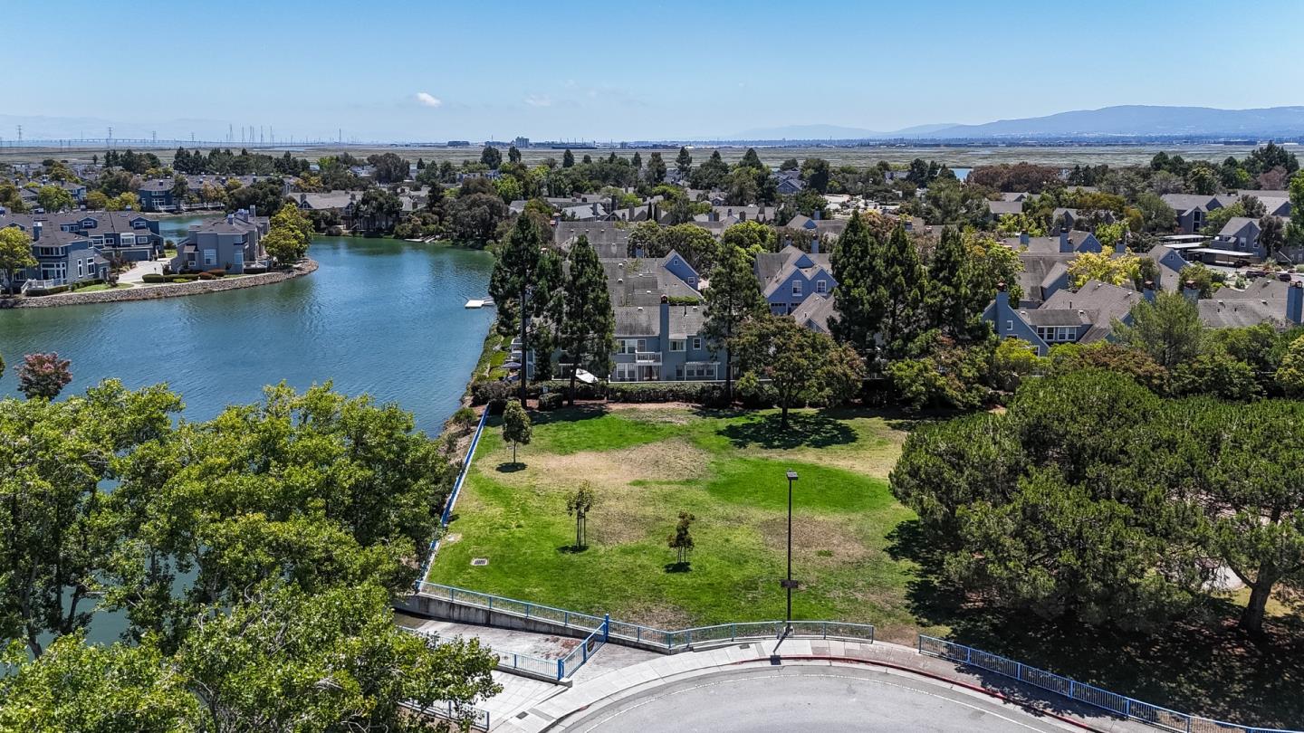 500 Baltic Circle 536