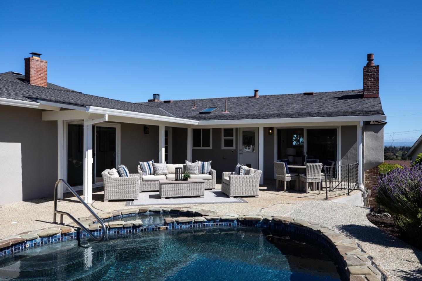 3569 Altamont WAY