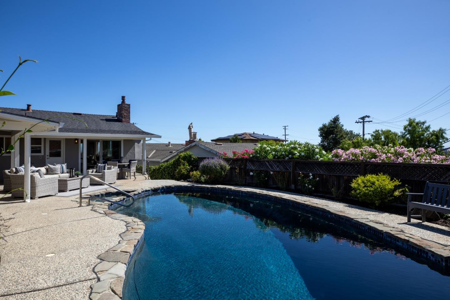 3569 Altamont WAY