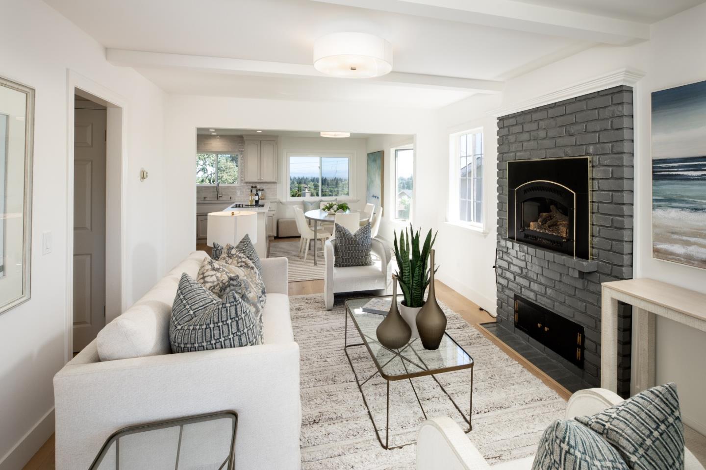3569 Altamont WAY