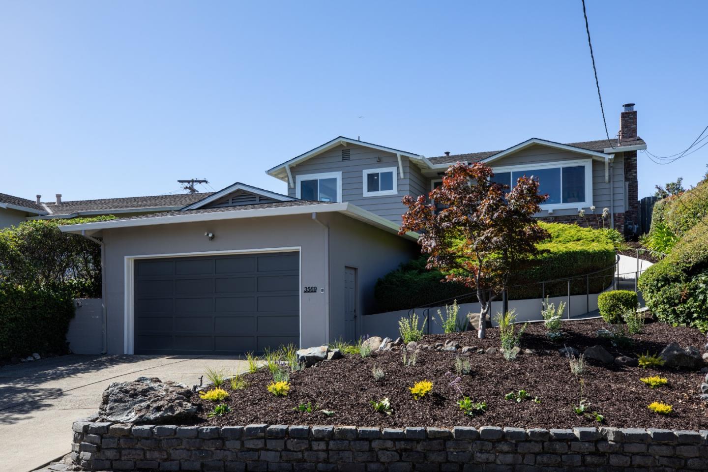 3569 Altamont WAY