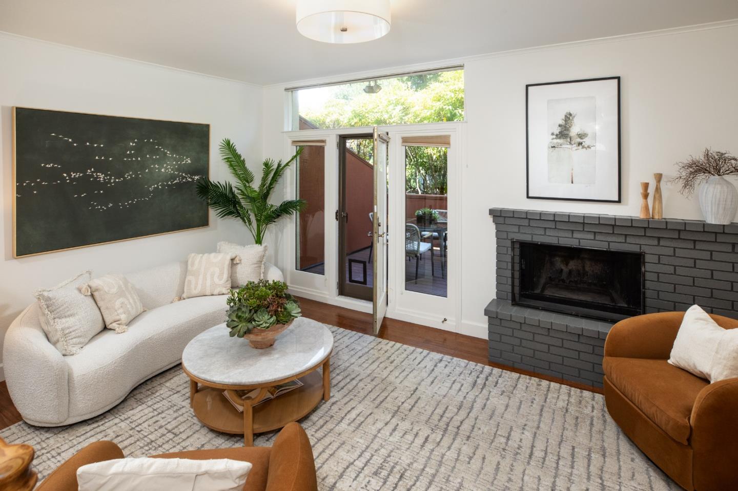 229 E Bellevue AVE 9