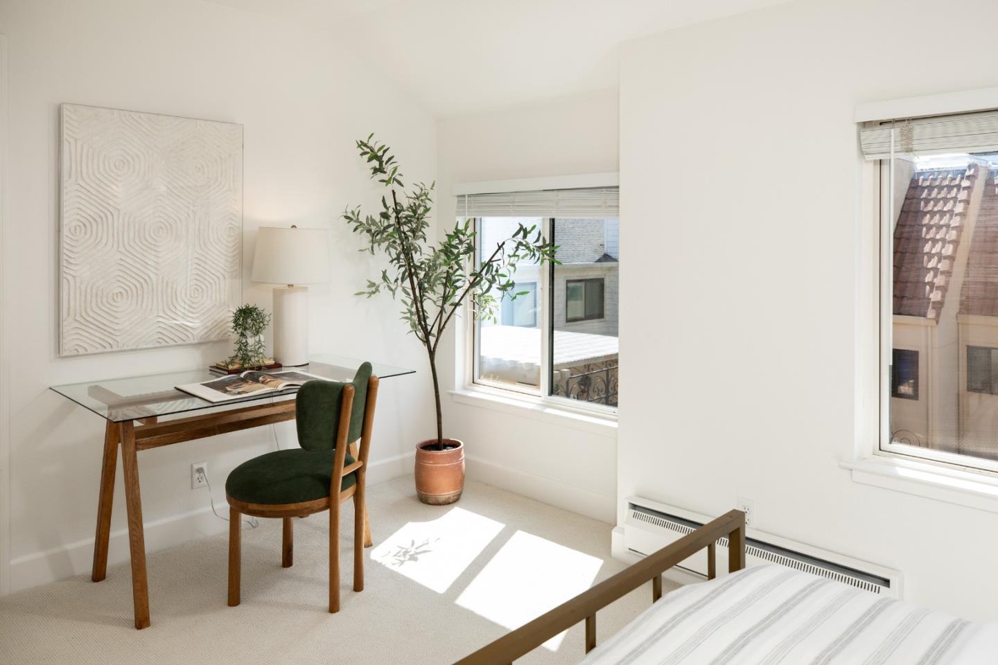 229 E Bellevue AVE 9