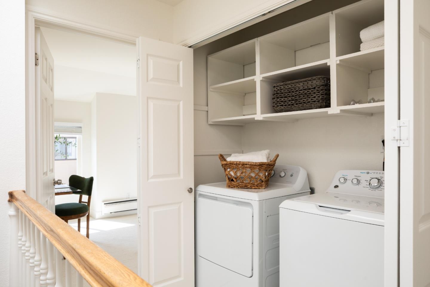 229 E Bellevue AVE 9