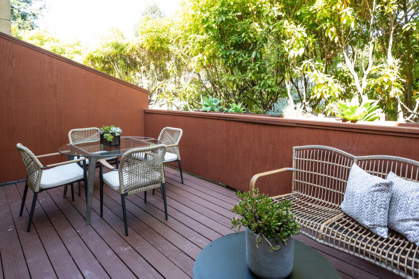 229 E Bellevue AVE 9