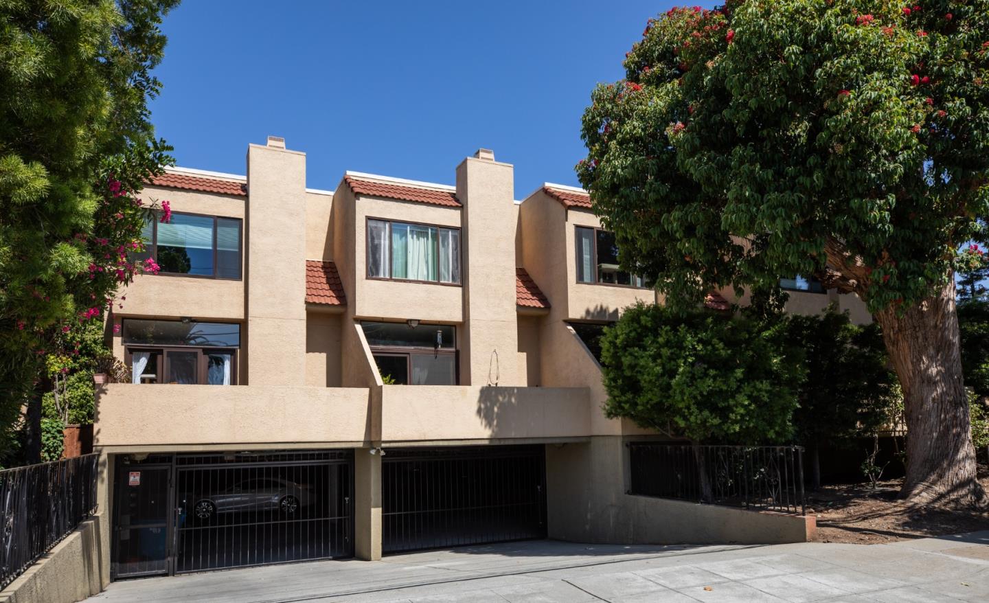 229 E Bellevue AVE 9