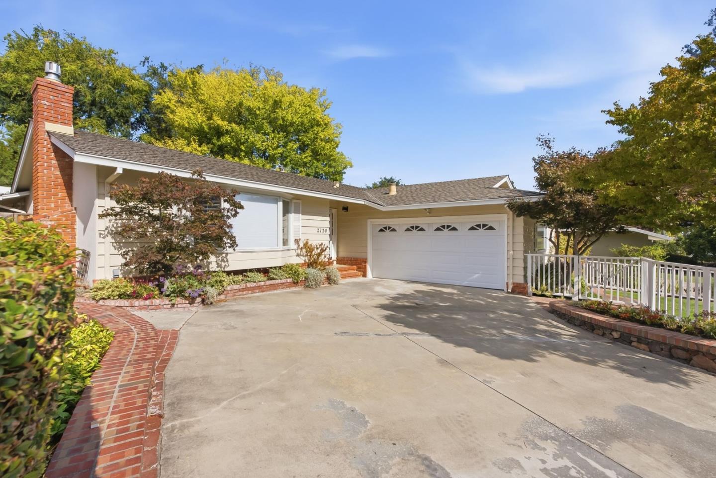 2720 Debbie CT