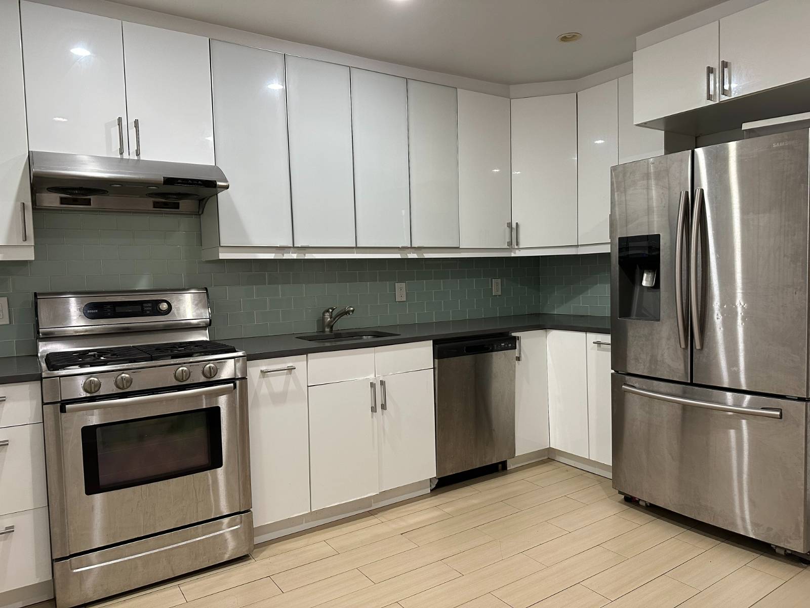 175-33A Booth Memorial Ave