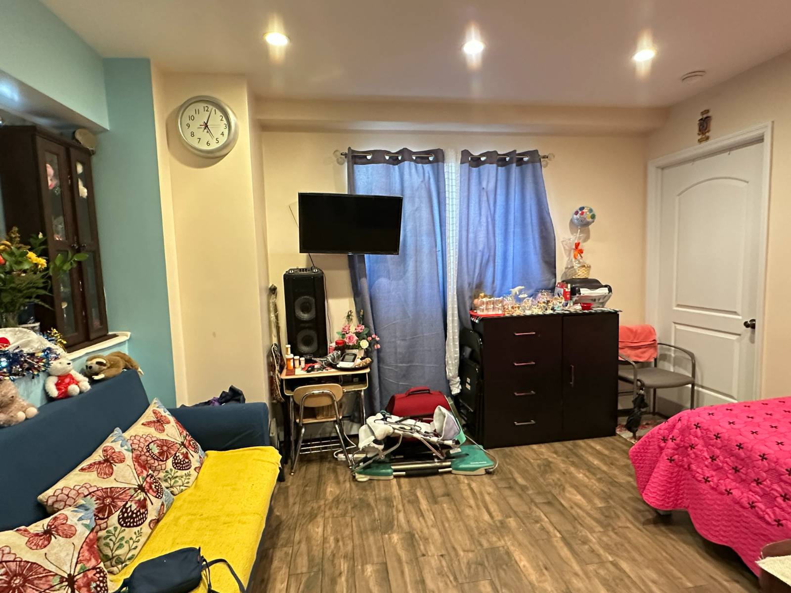 102-49 43 Ave