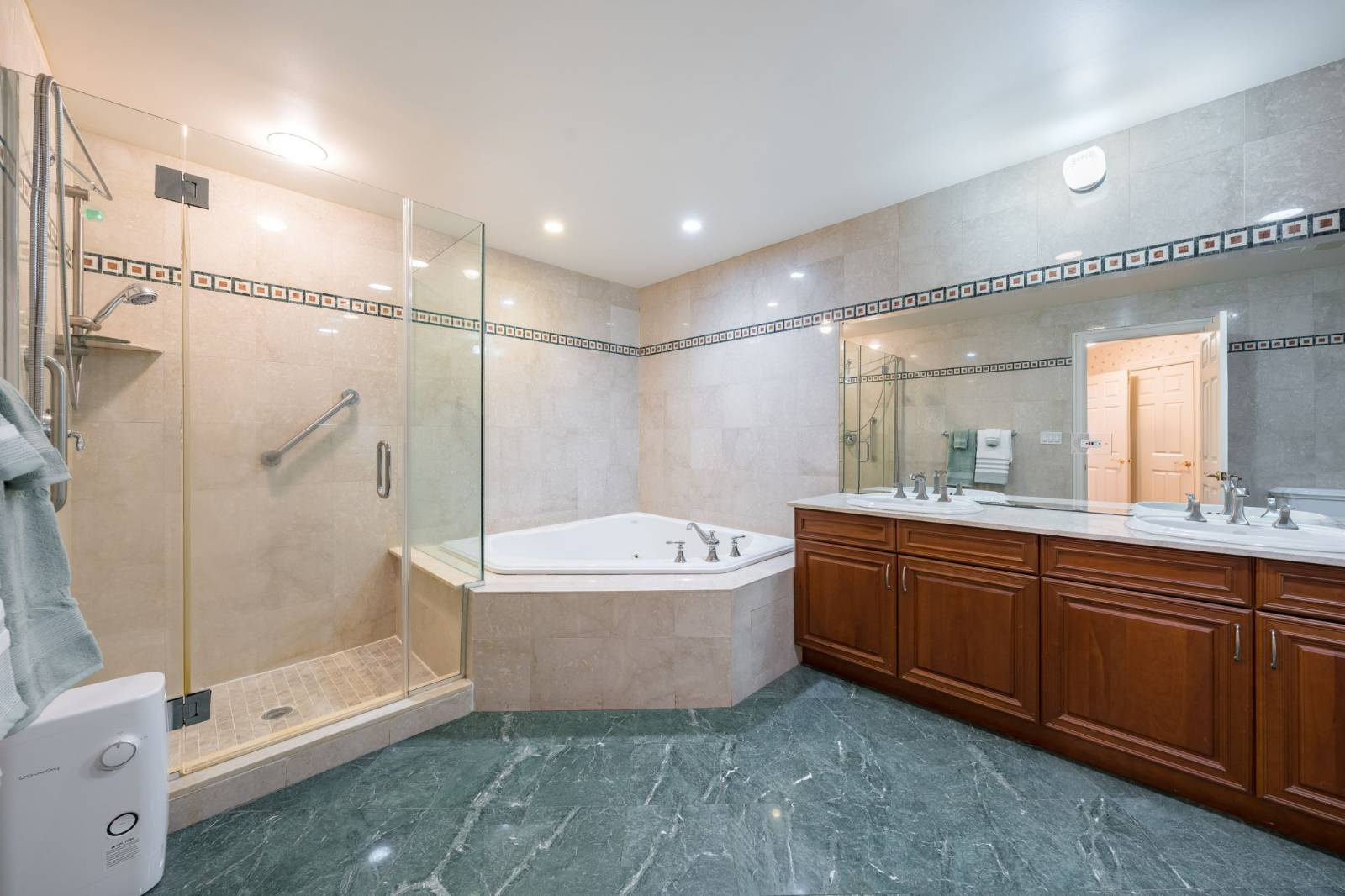 19 Kensington Cir