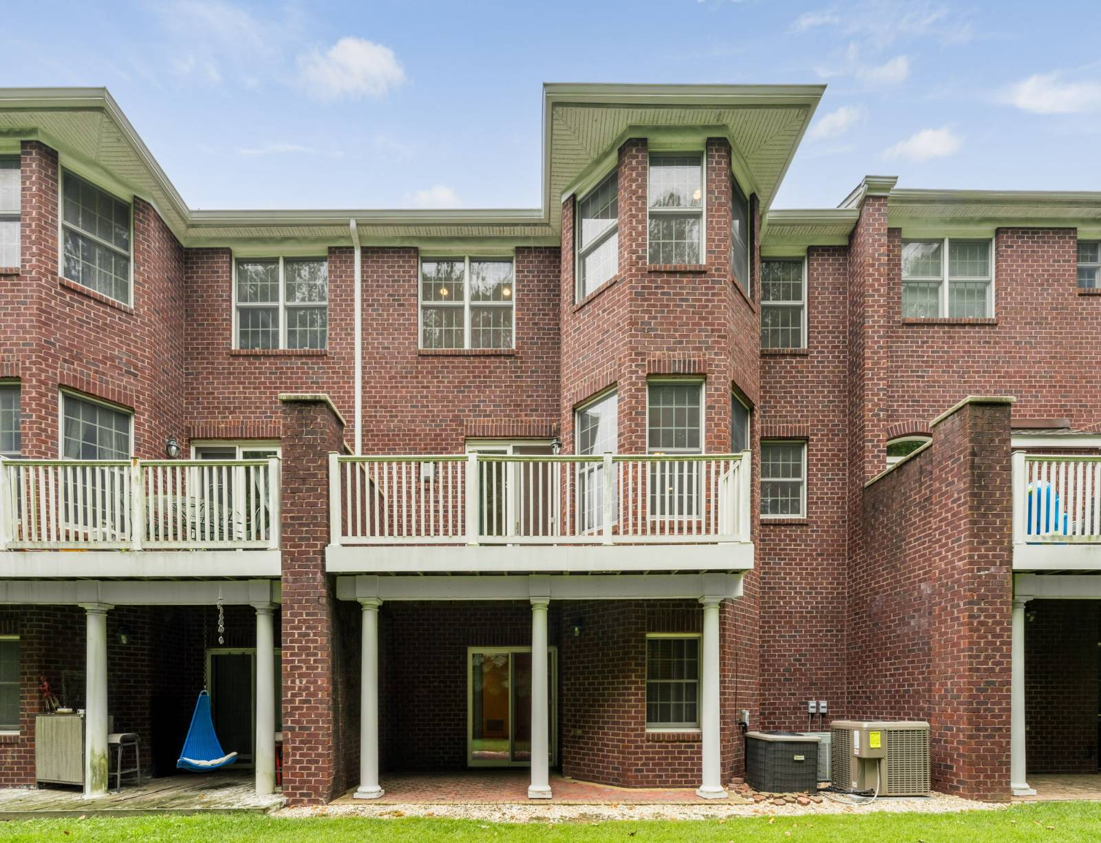 19 Kensington Cir