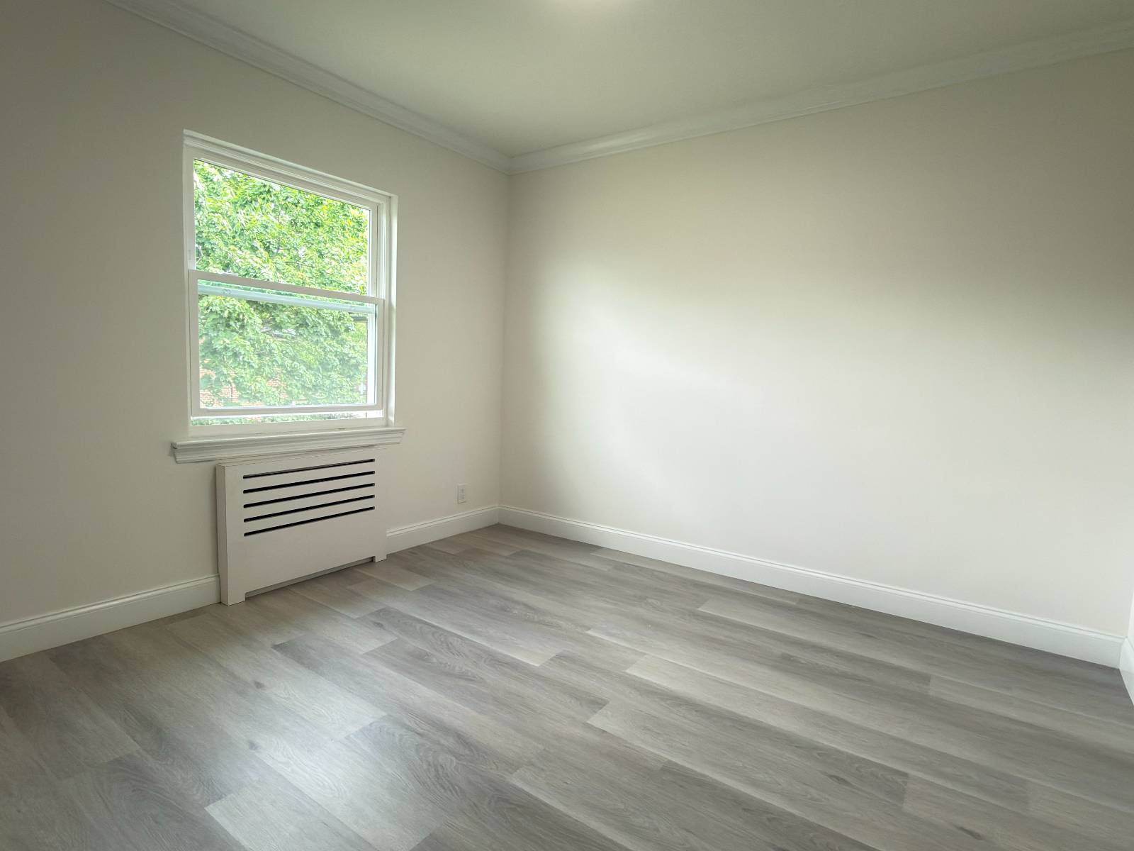 56-49B Utopia Pkwy