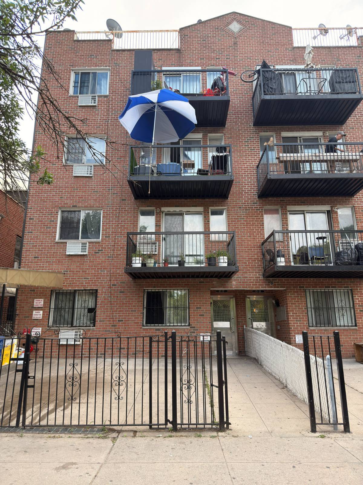 45-10 111 St