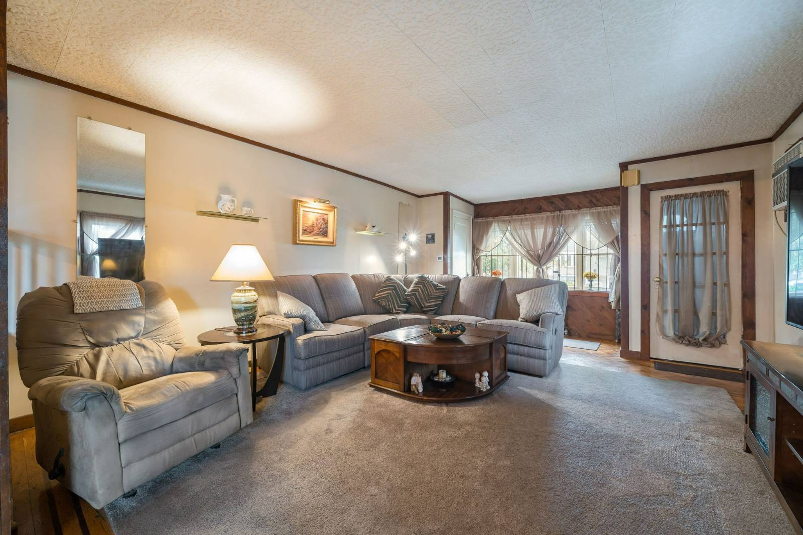 198-28 33 Ave