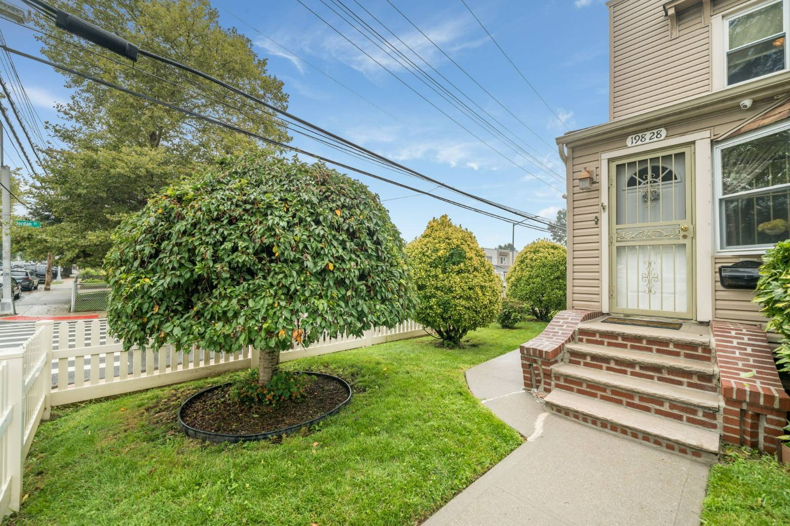 198-28 33 Ave