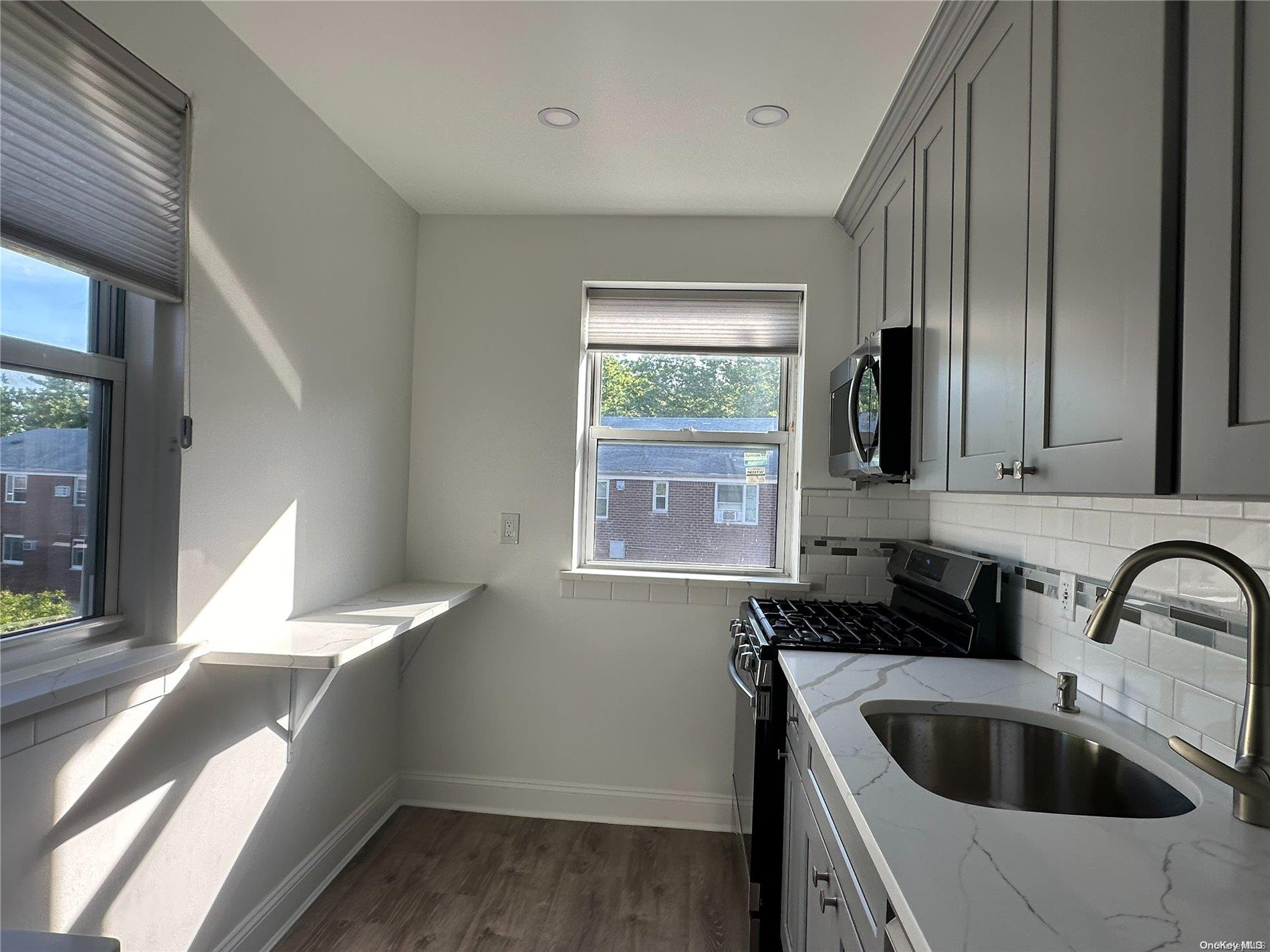 247-40 77 Crescent Unit: 2Fl