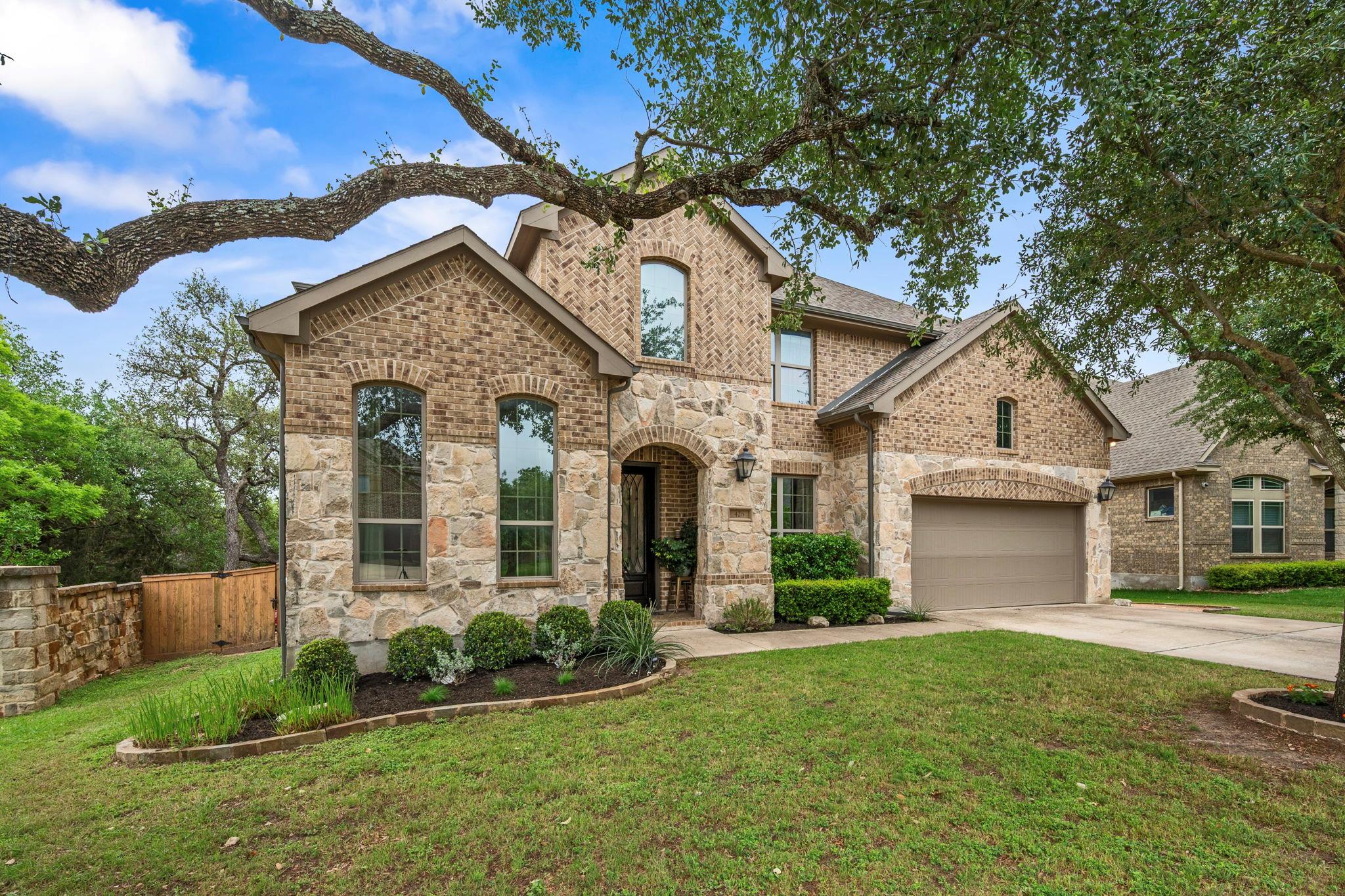 426 Sand Hills LN