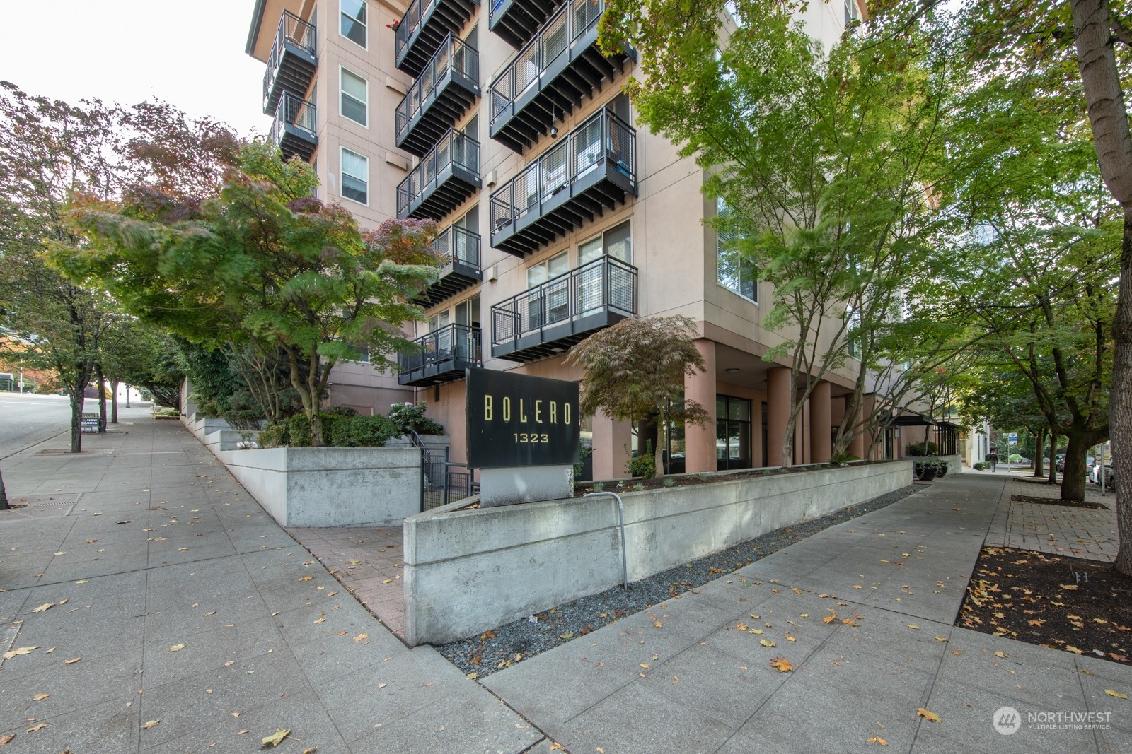 1323 Boren Avenue Unit: 311