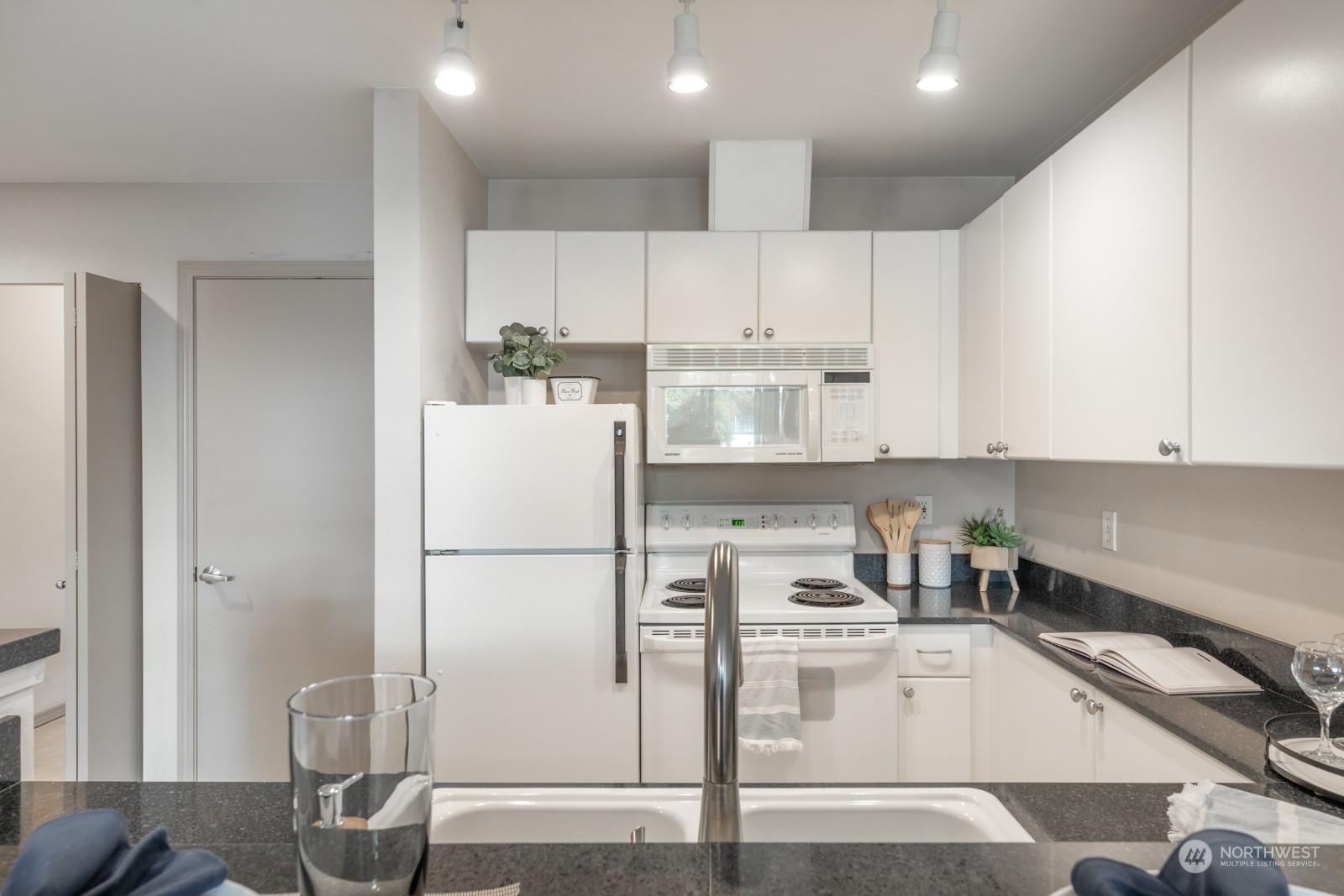 1323 Boren Avenue Unit: 311