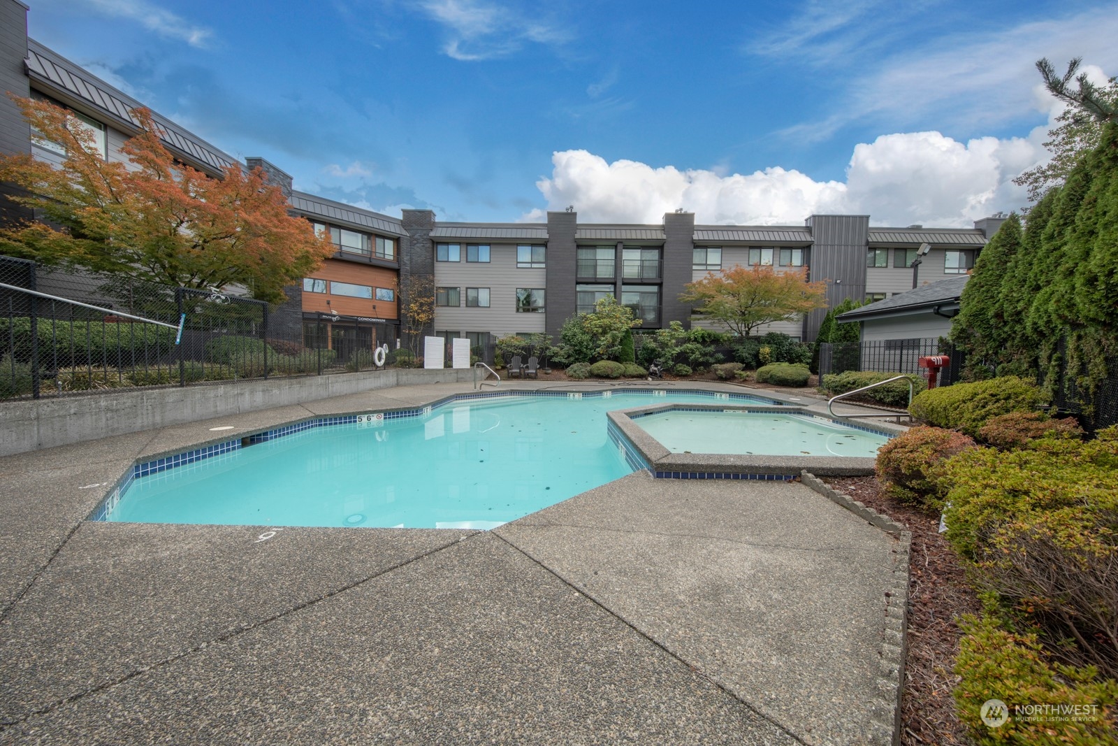 11300 1st Avenue NE Unit: 204