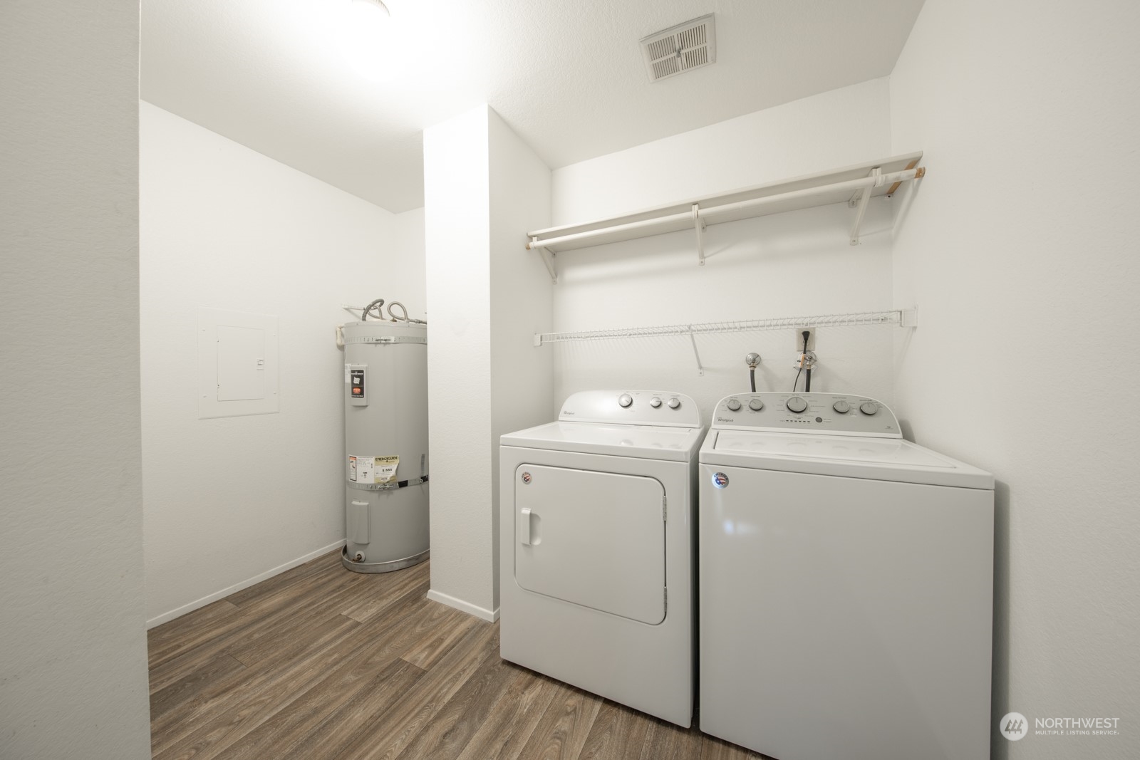 11300 1st Avenue NE Unit: 204