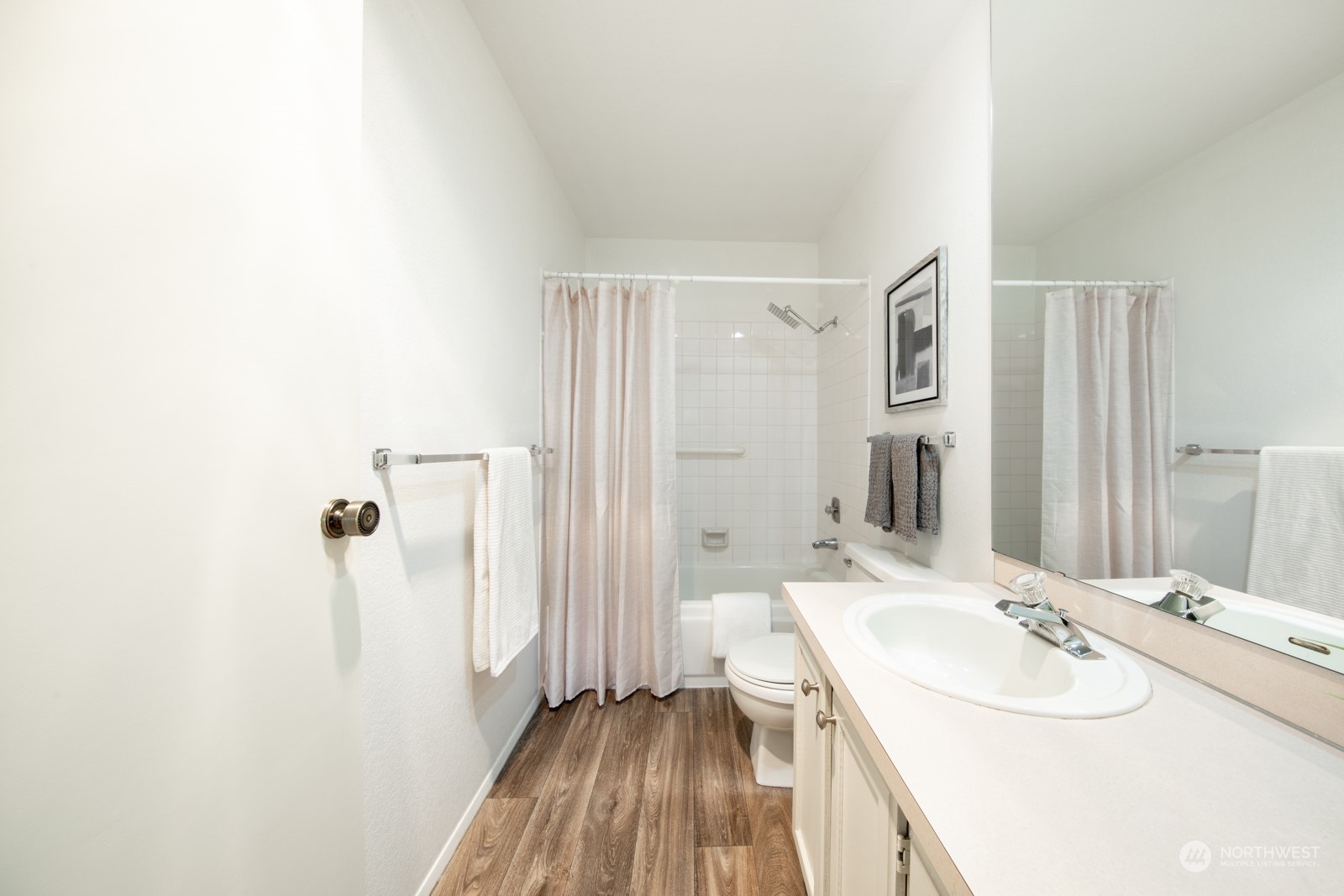 11300 1st Avenue NE Unit: 204