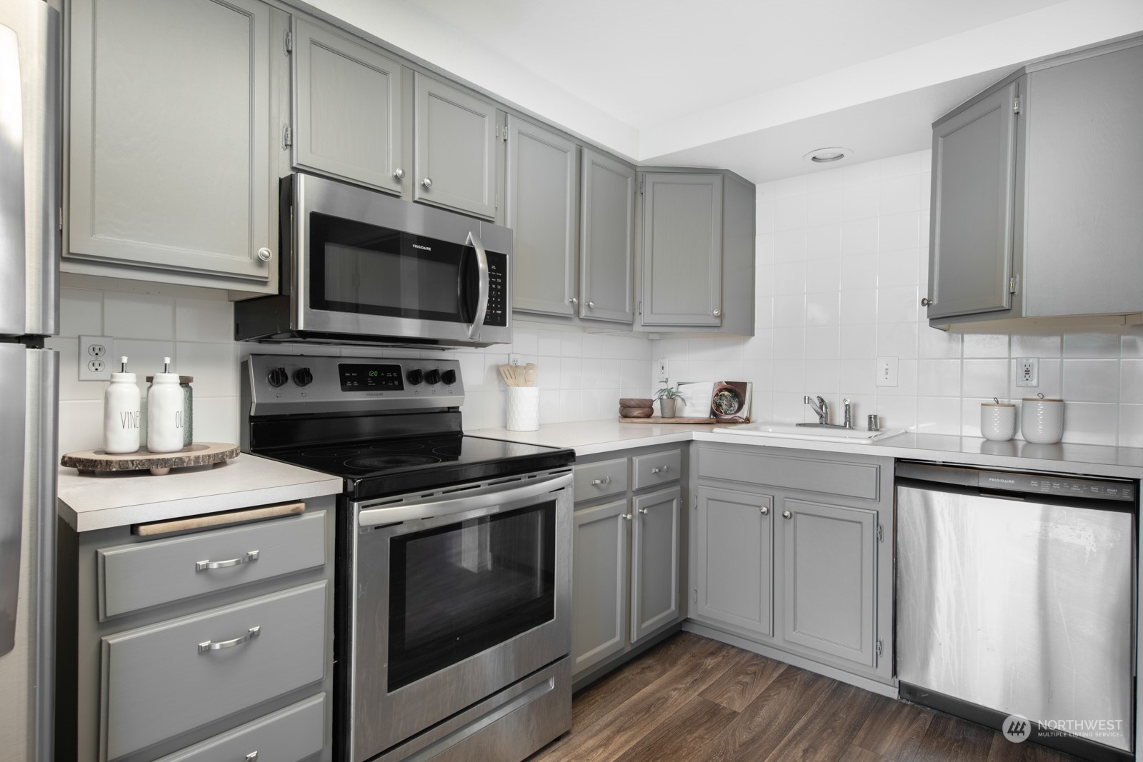 11300 1st Avenue NE Unit: 204