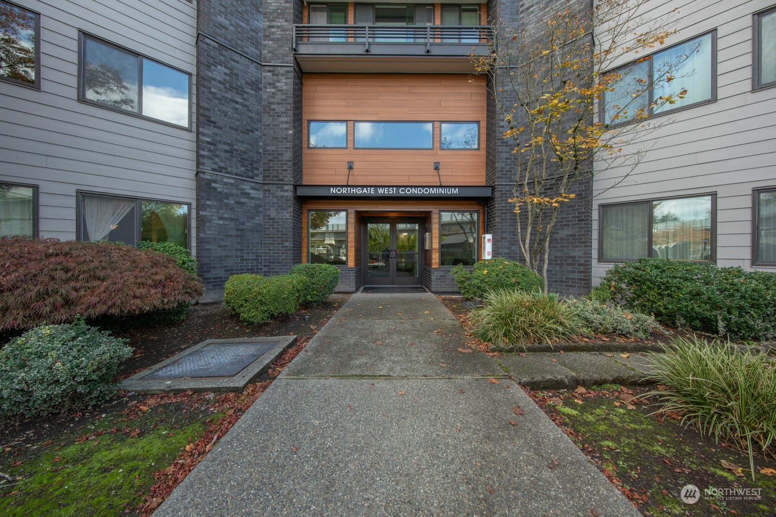 11300 1st Avenue NE Unit: 204