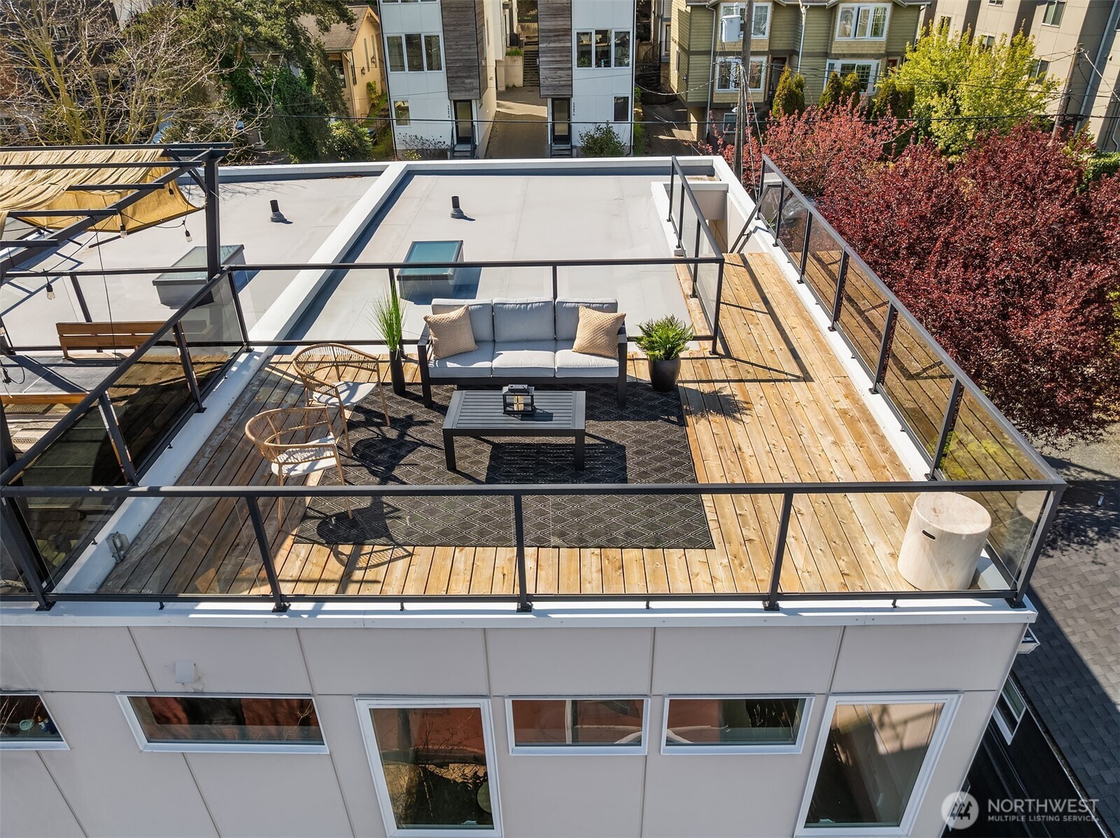 3446 B 22nd Avenue W