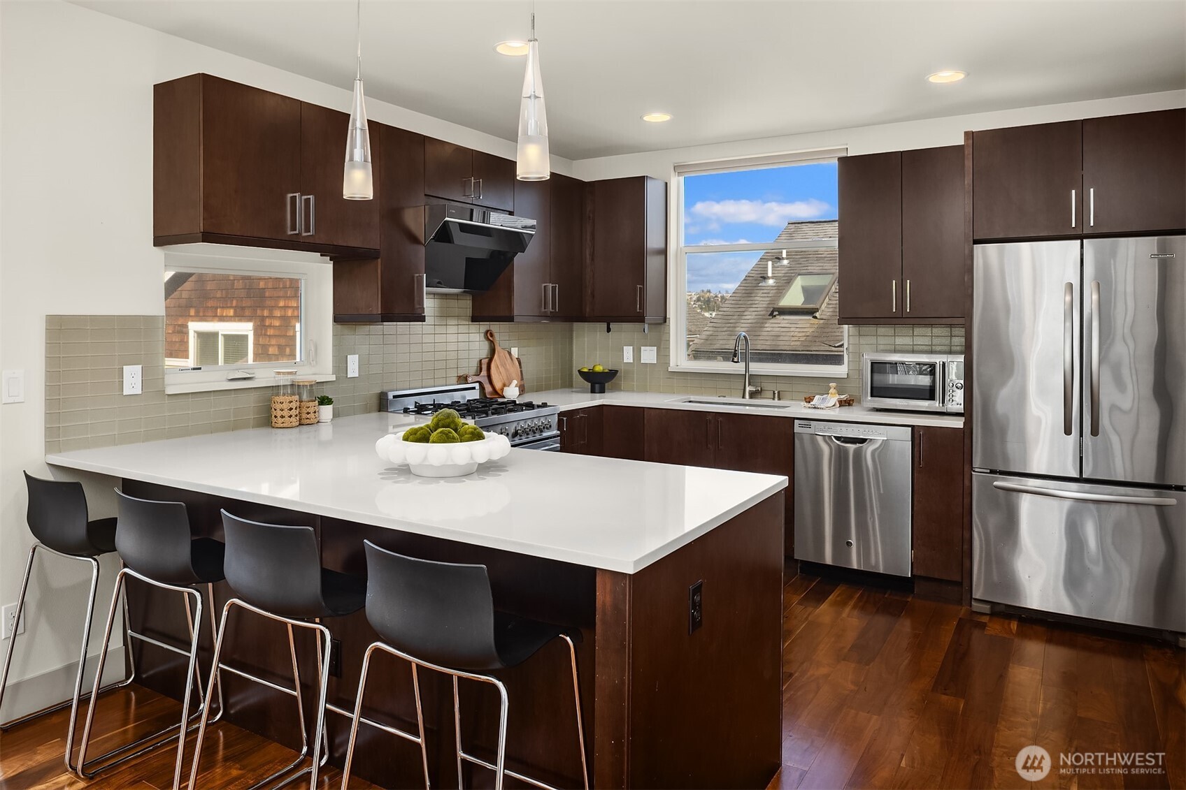 3446 B 22nd Avenue W