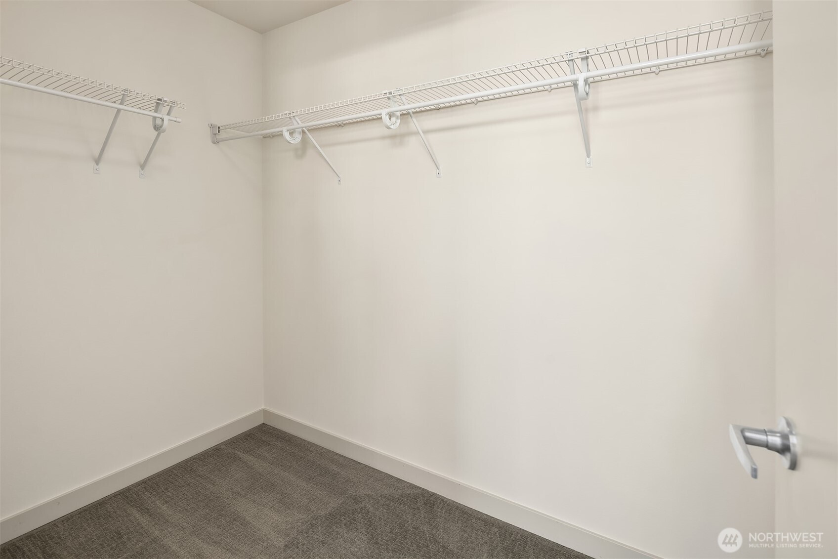 3446 B 22nd Avenue W