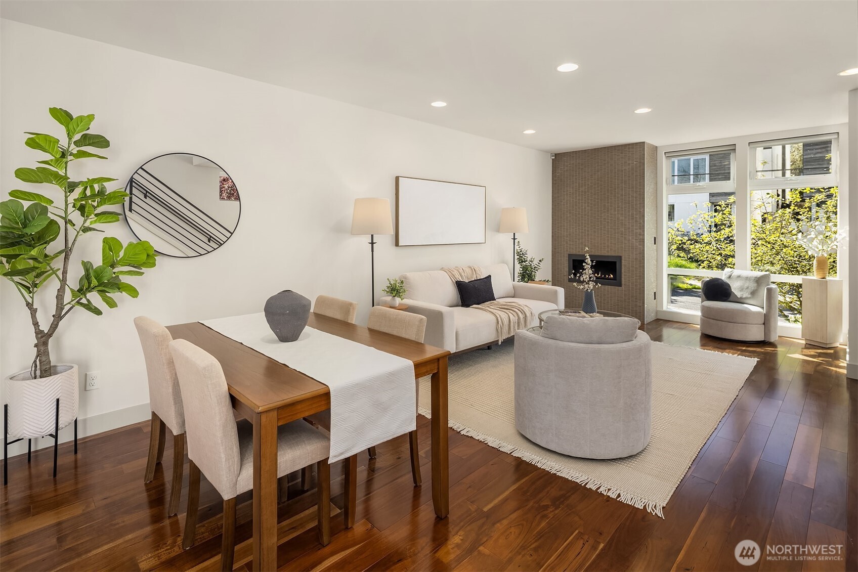 3446 B 22nd Avenue W