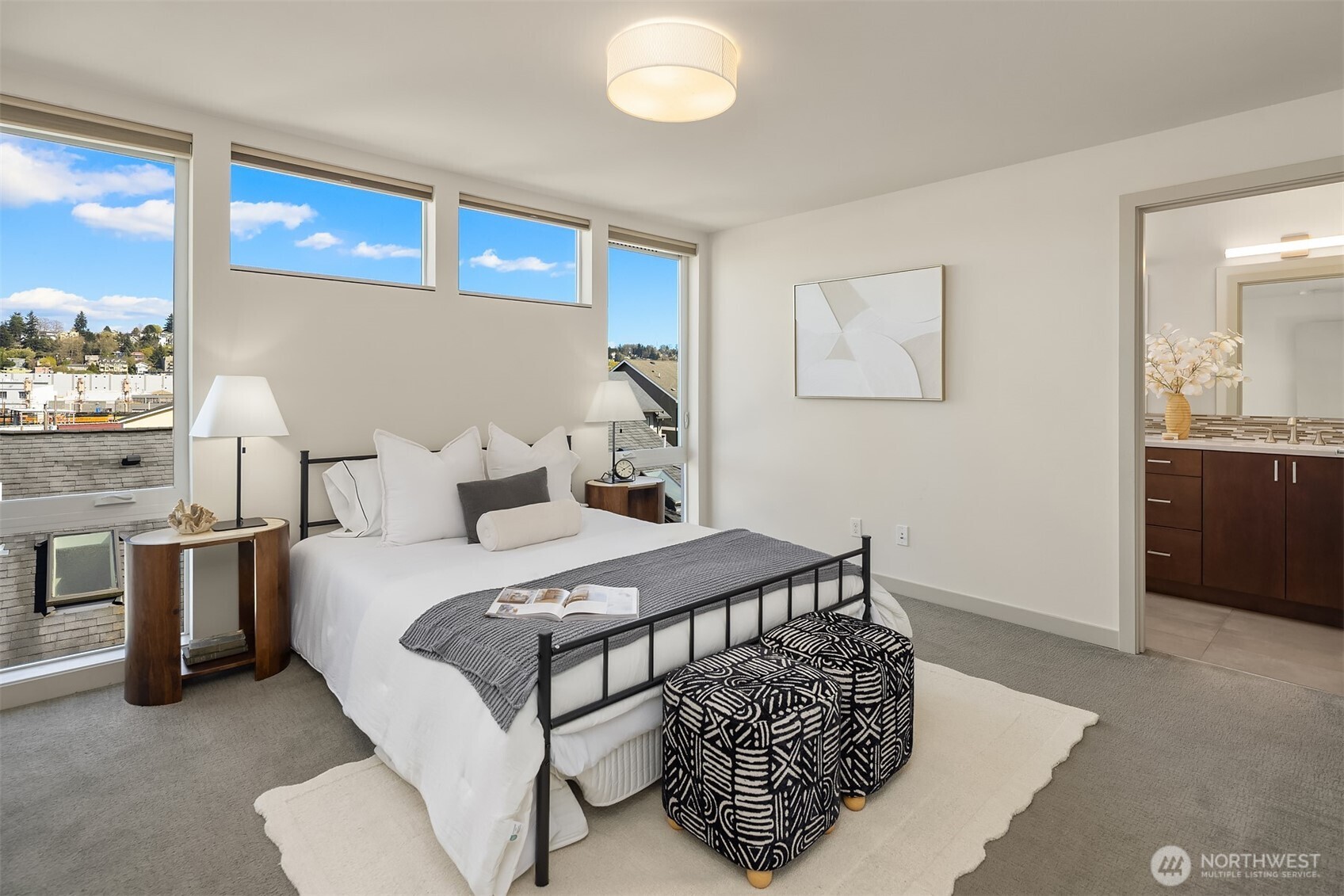 3446 B 22nd Avenue W