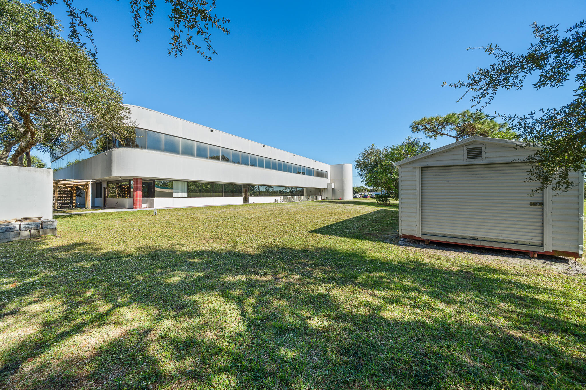 1995 W Nasa Boulevard