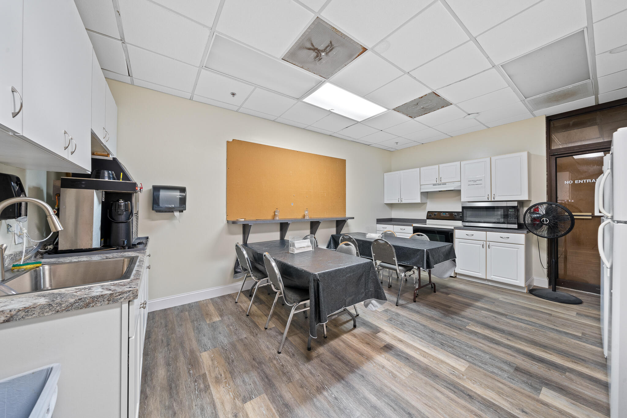 1995 W Nasa Boulevard