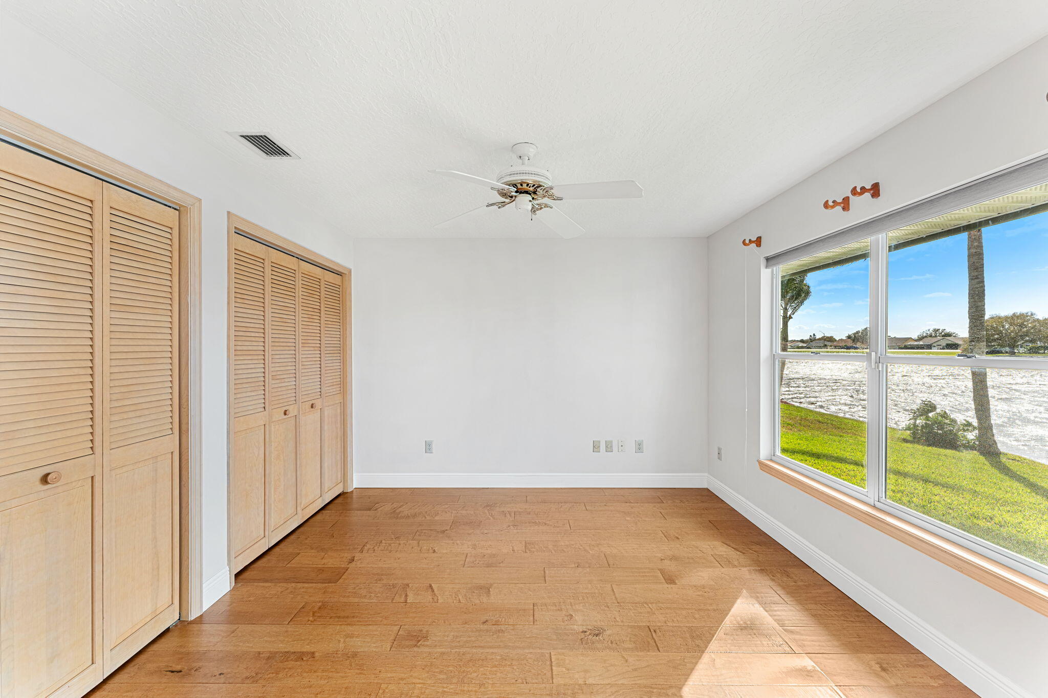 670 Rossmoor Circle
