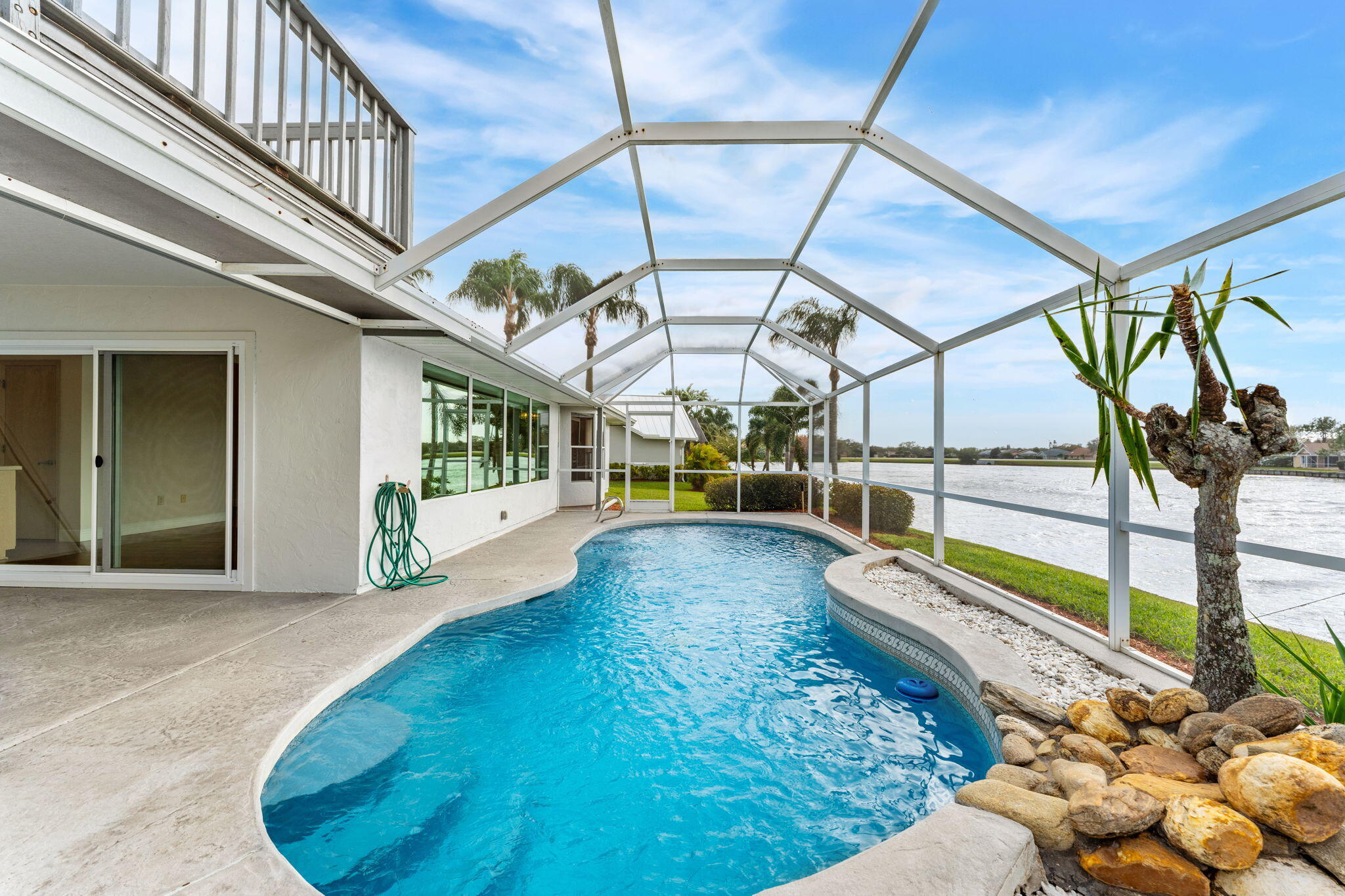 670 Rossmoor Circle