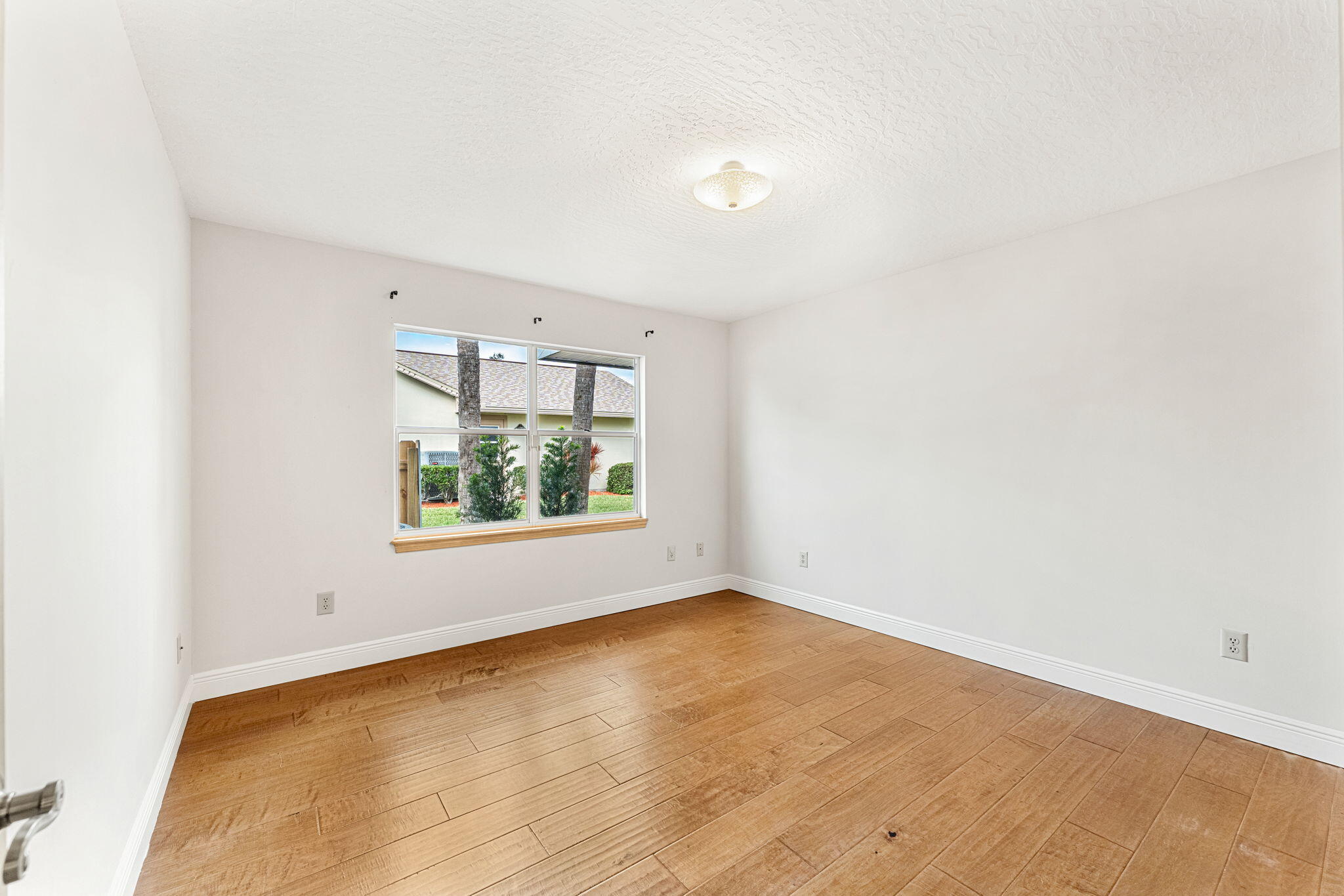 670 Rossmoor Circle
