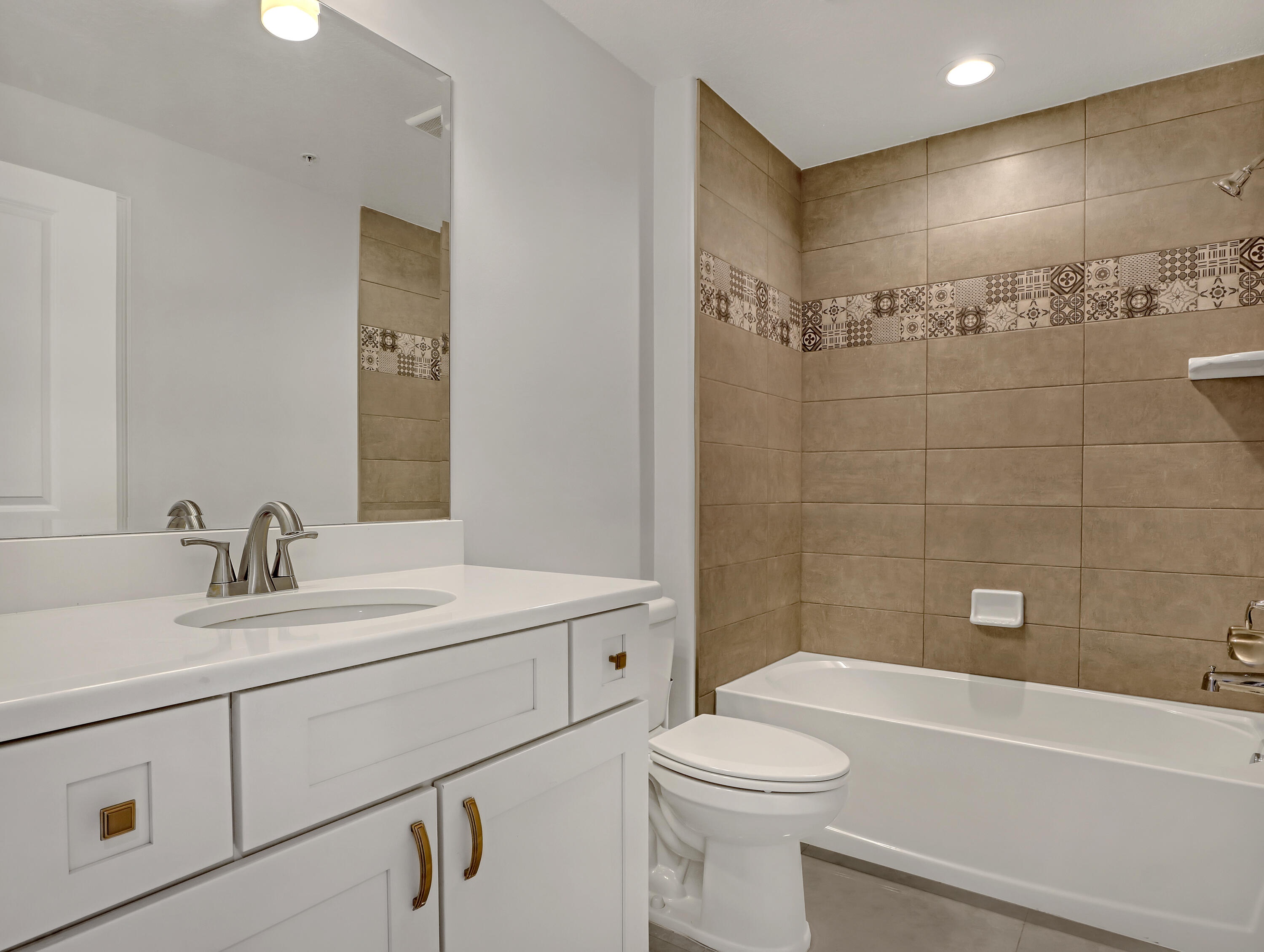 1435 S Harbor City Boulevard 703