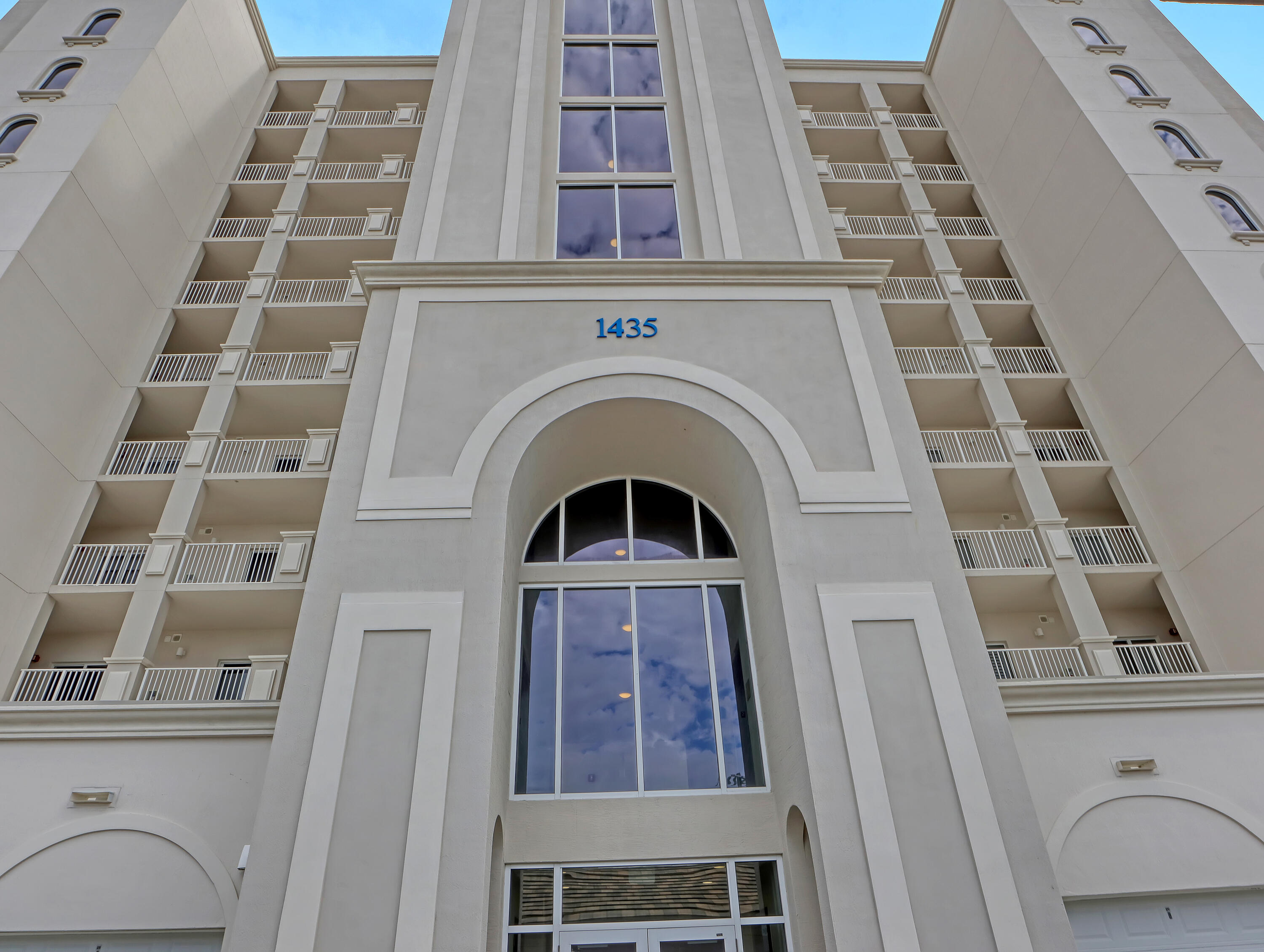 1435 S Harbor City Boulevard 703