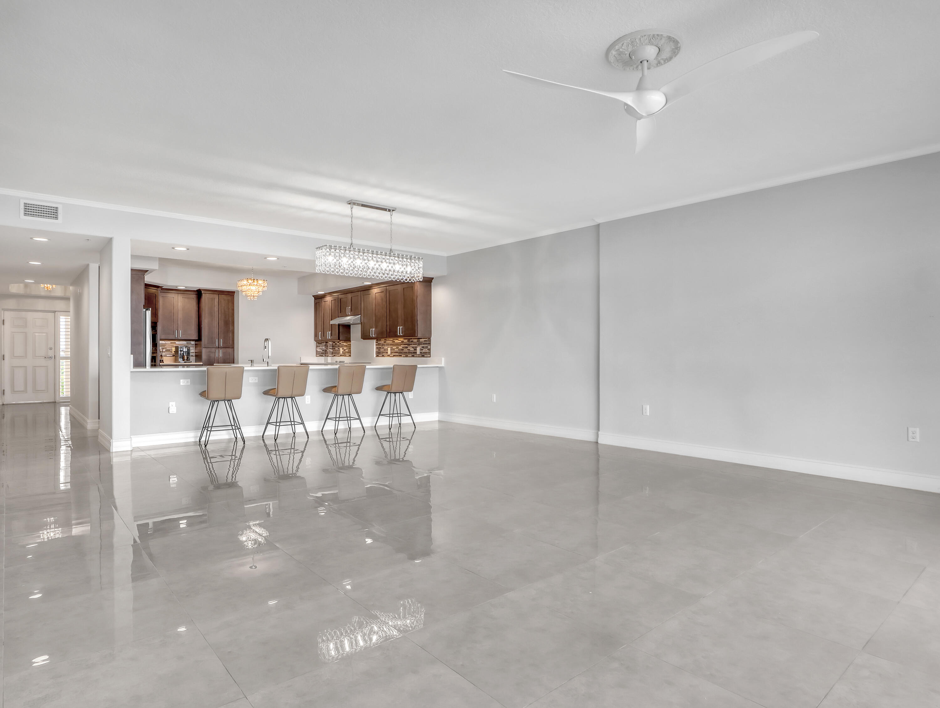 1435 S Harbor City Boulevard 703
