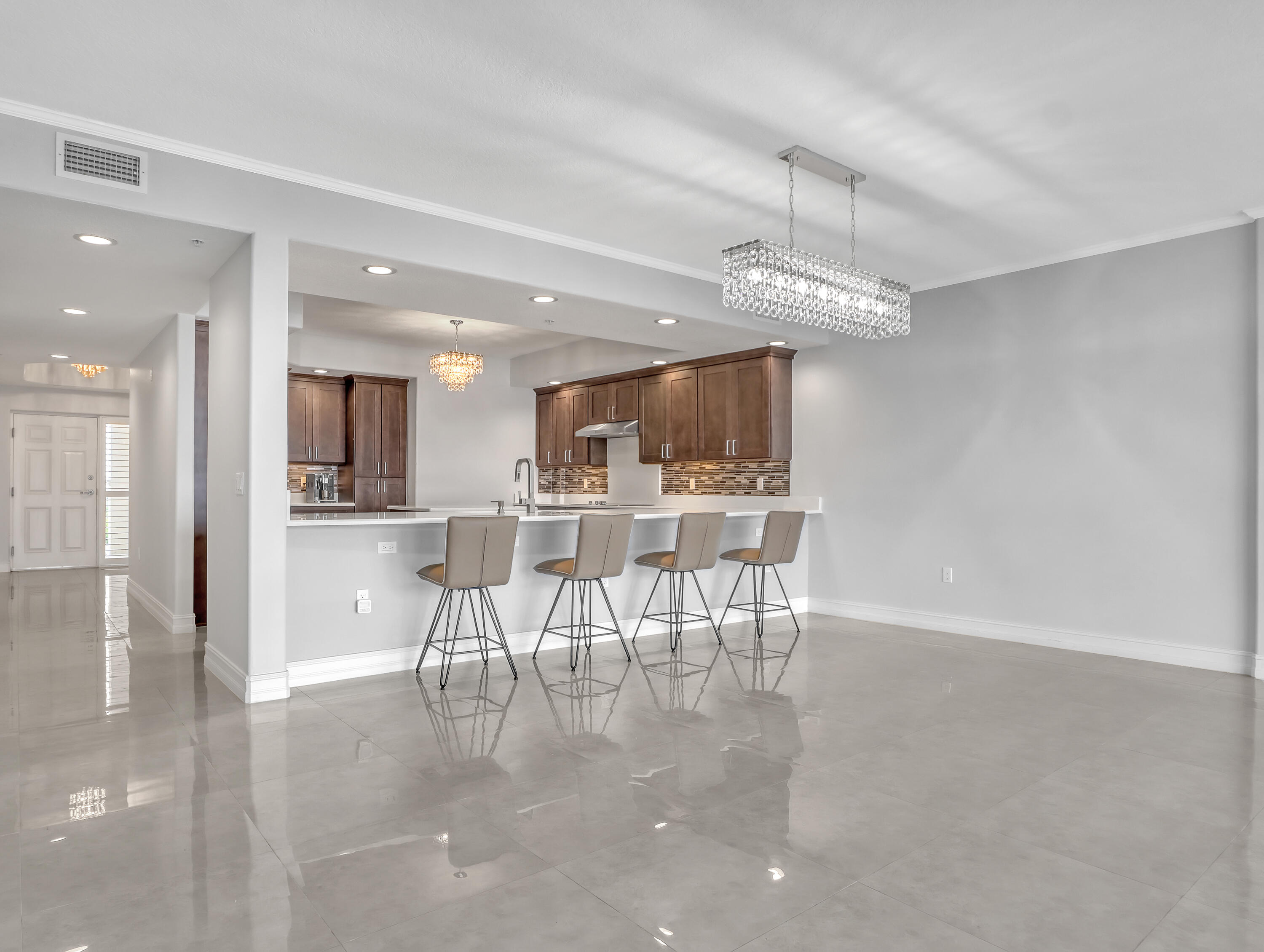 1435 S Harbor City Boulevard 703
