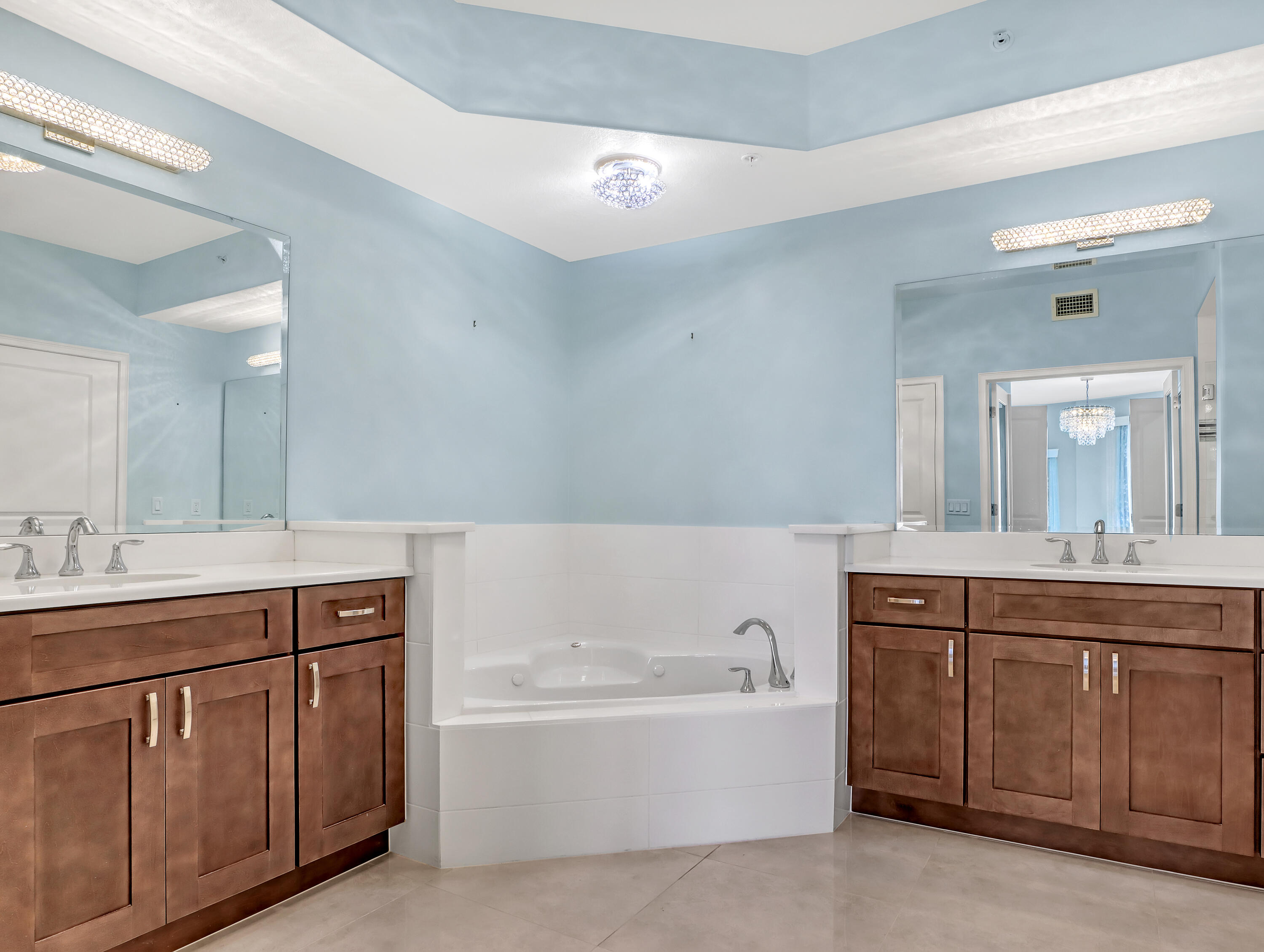 1435 S Harbor City Boulevard 703