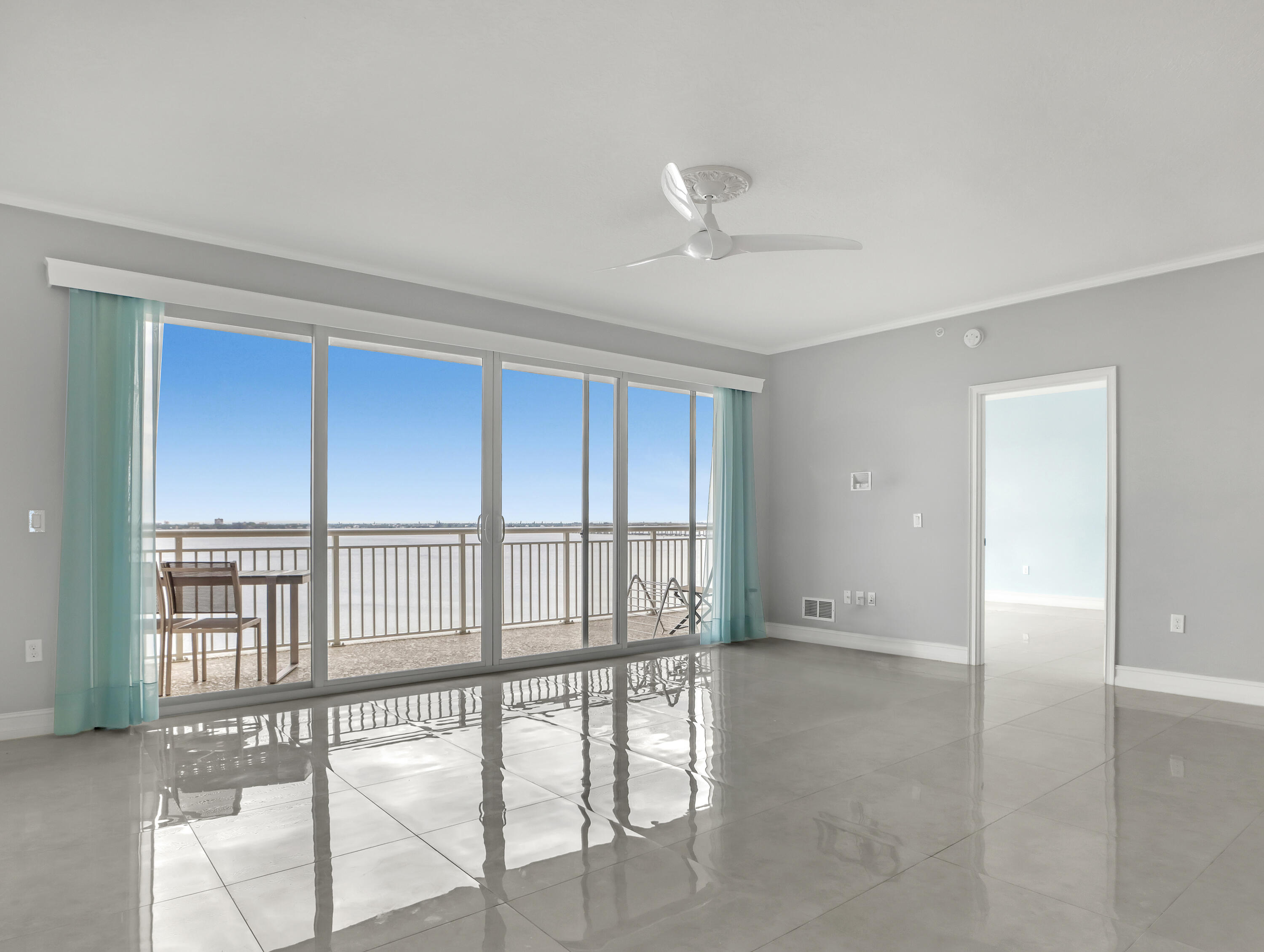 1435 S Harbor City Boulevard 703