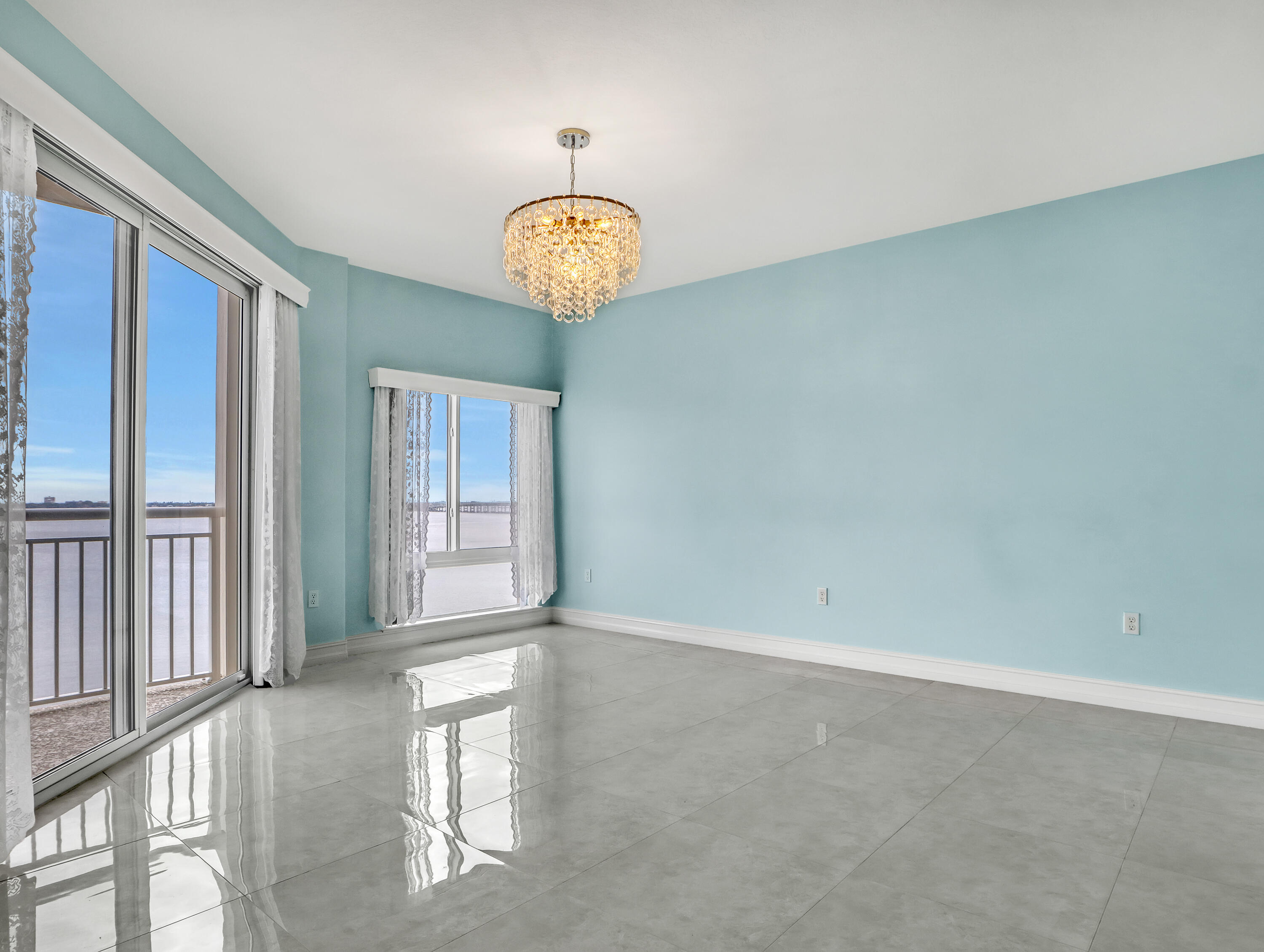 1435 S Harbor City Boulevard 703