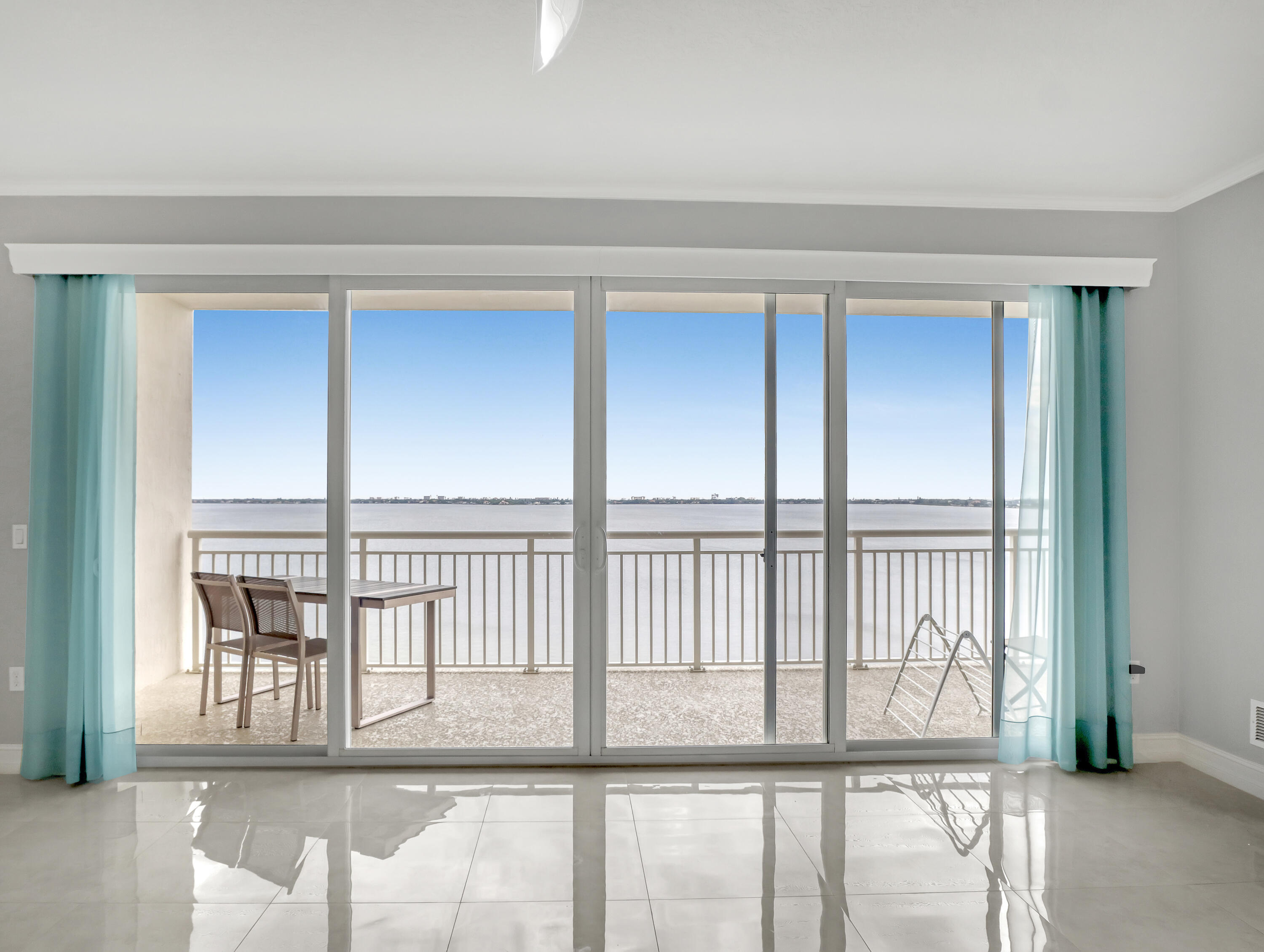 1435 S Harbor City Boulevard 703