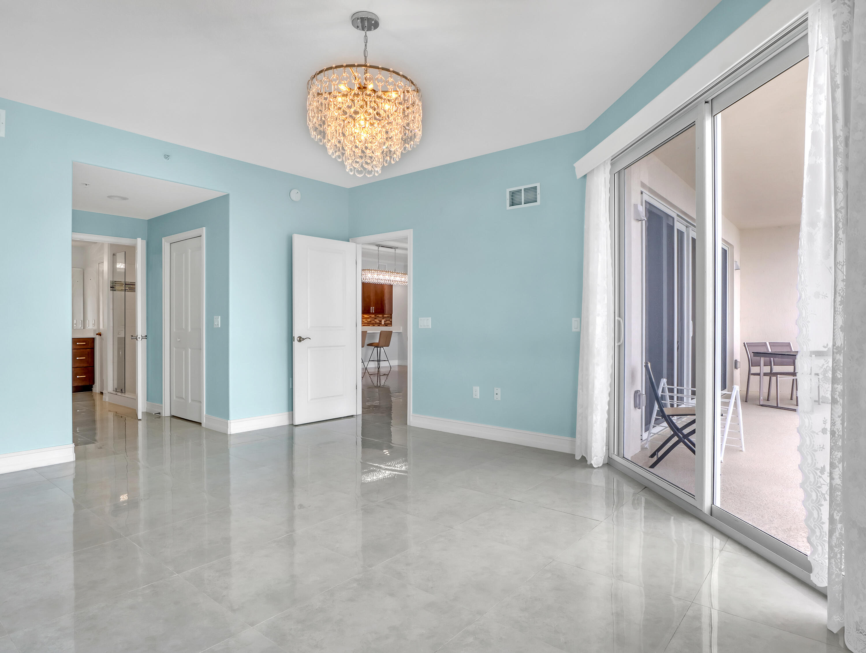 1435 S Harbor City Boulevard 703