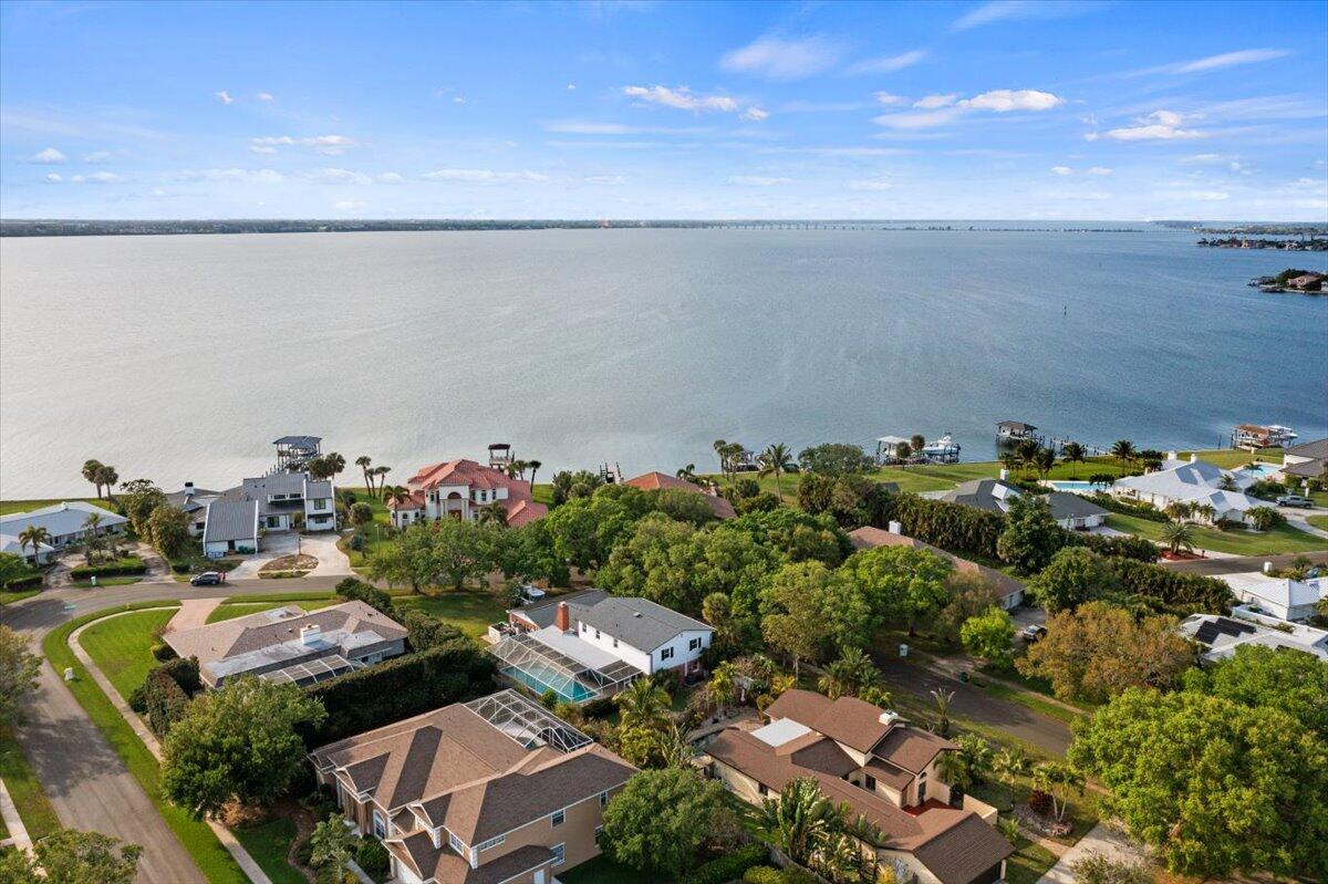 517 N River Oaks Drive